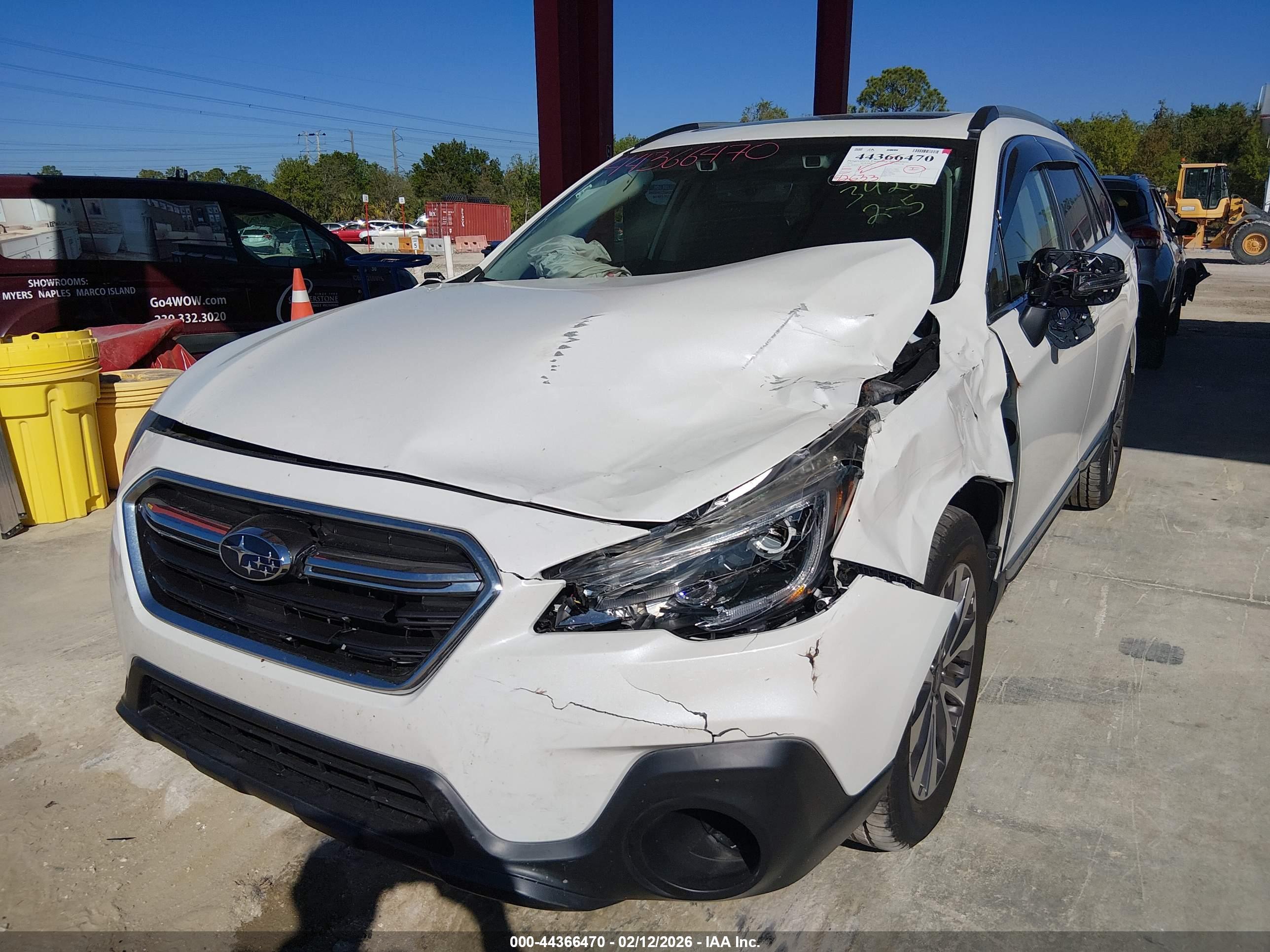SUBARU OUTBACK image 6