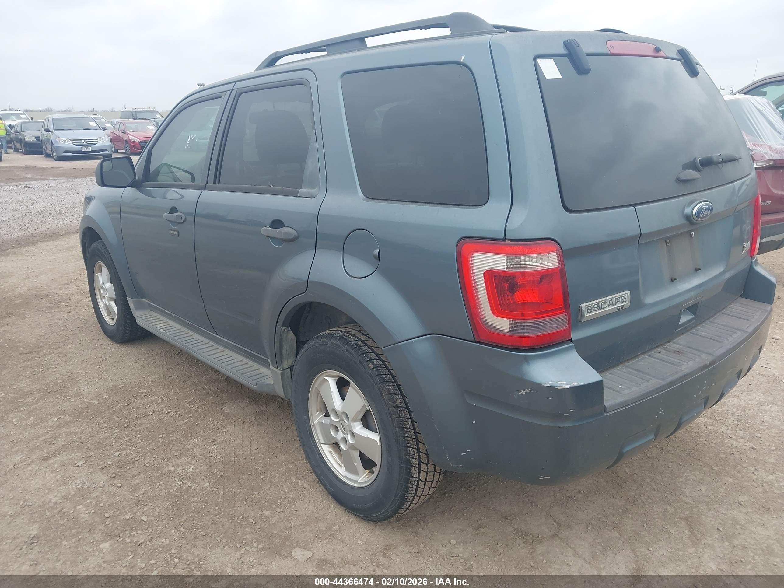 FORD ESCAPE image 3