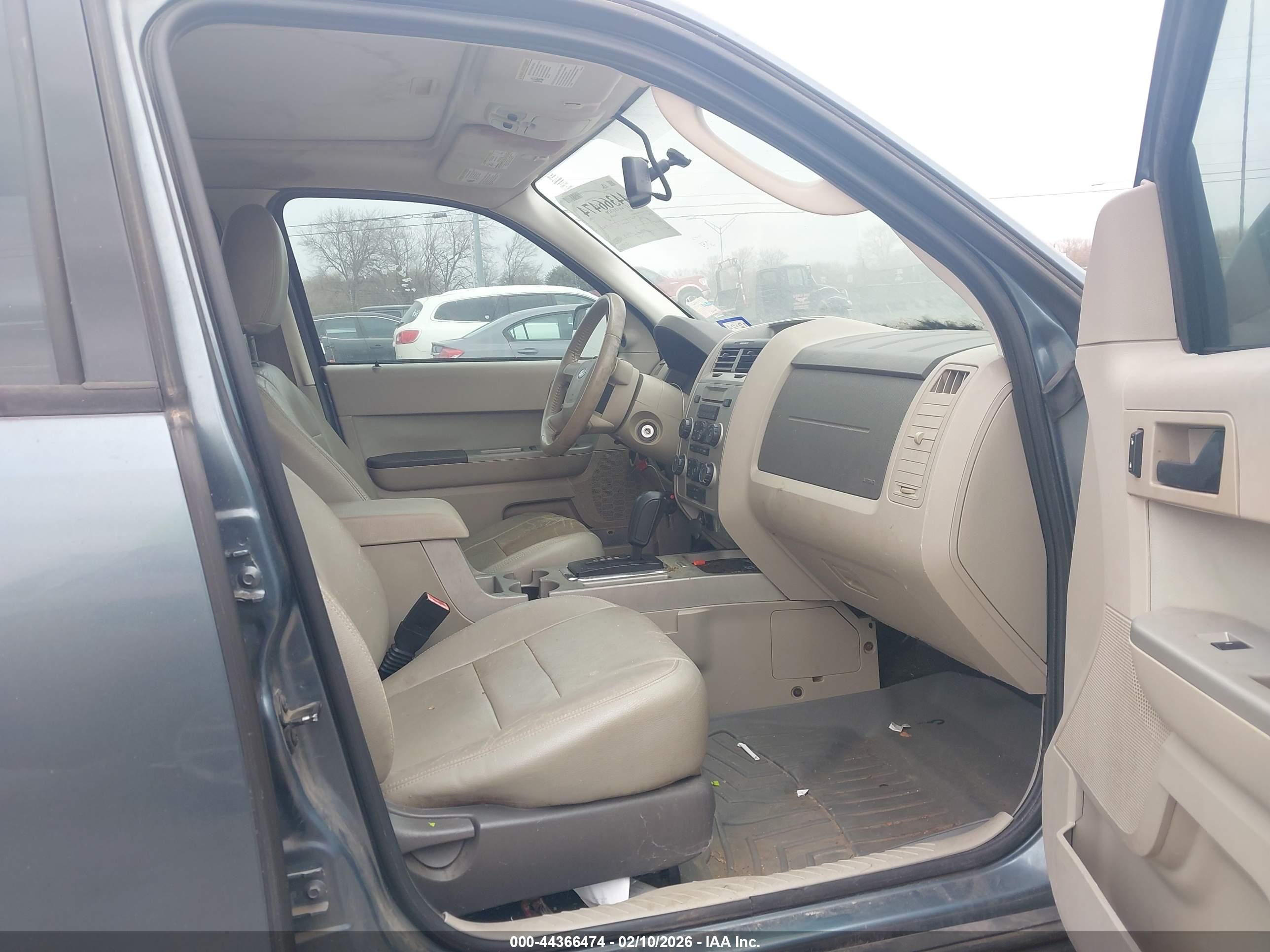 FORD ESCAPE image 5