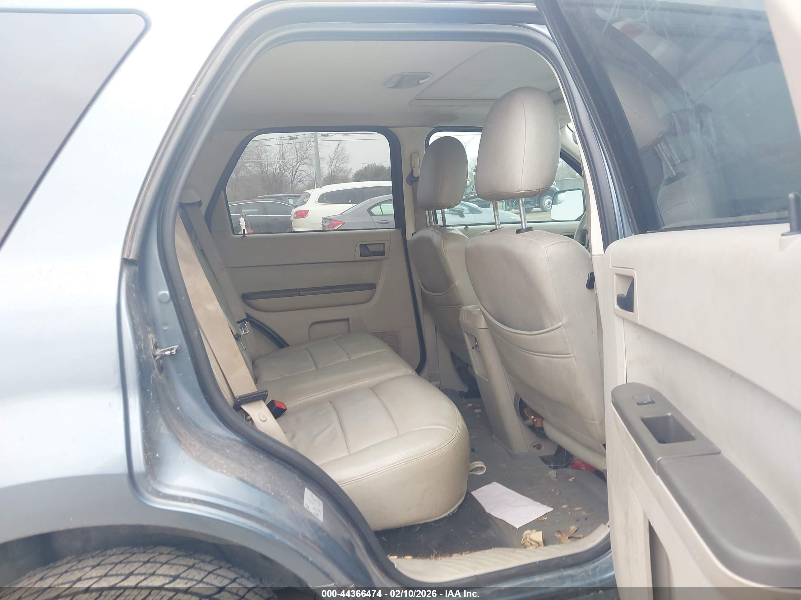 FORD ESCAPE image 8