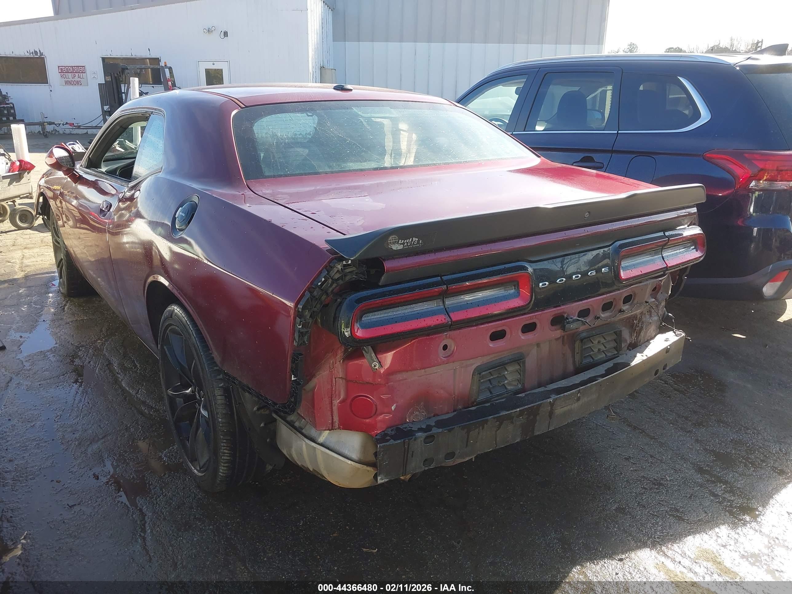 DODGE CHALLENGER image 3