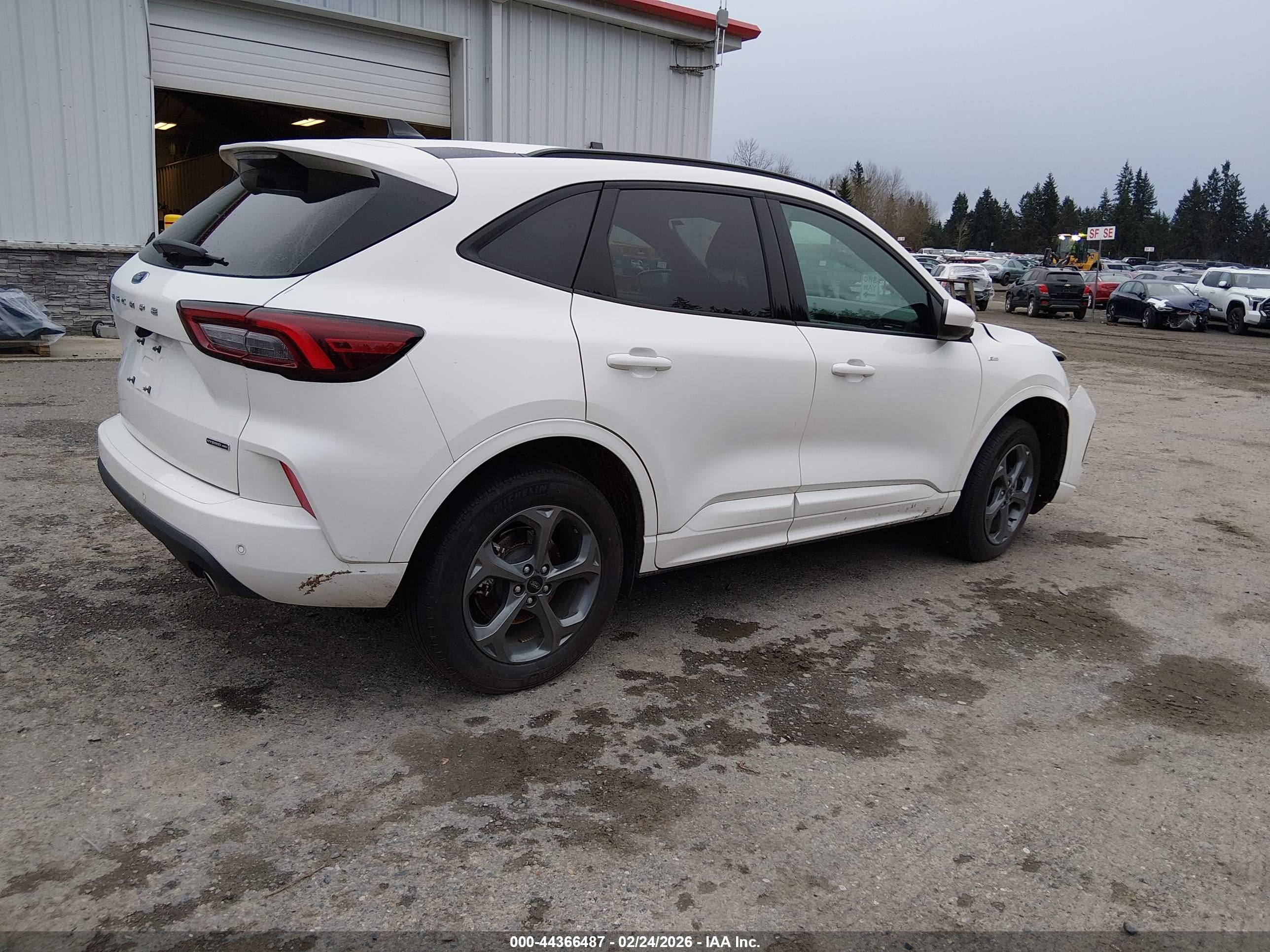 FORD ESCAPE image 4