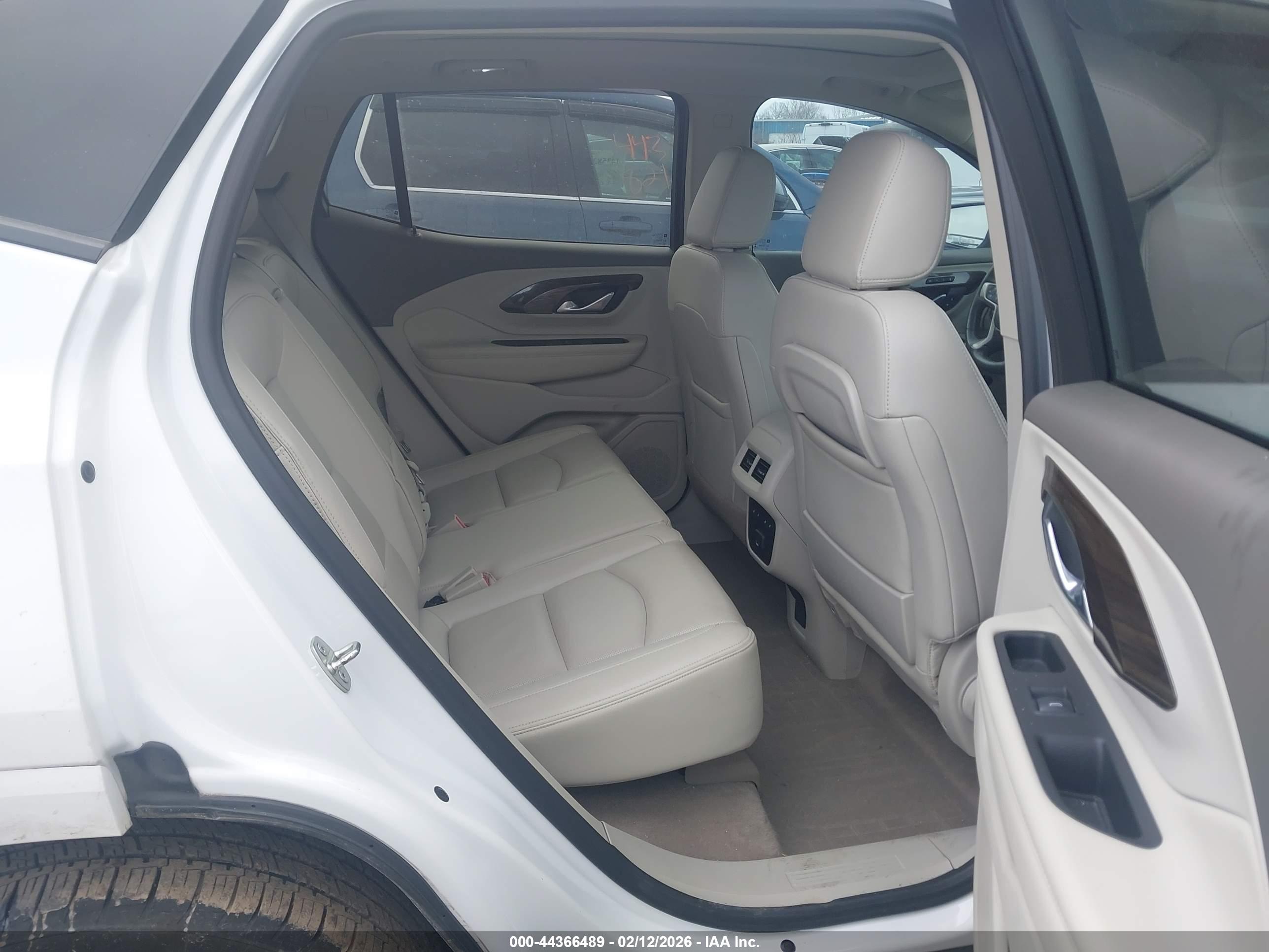 GMC TERRAIN image 8
