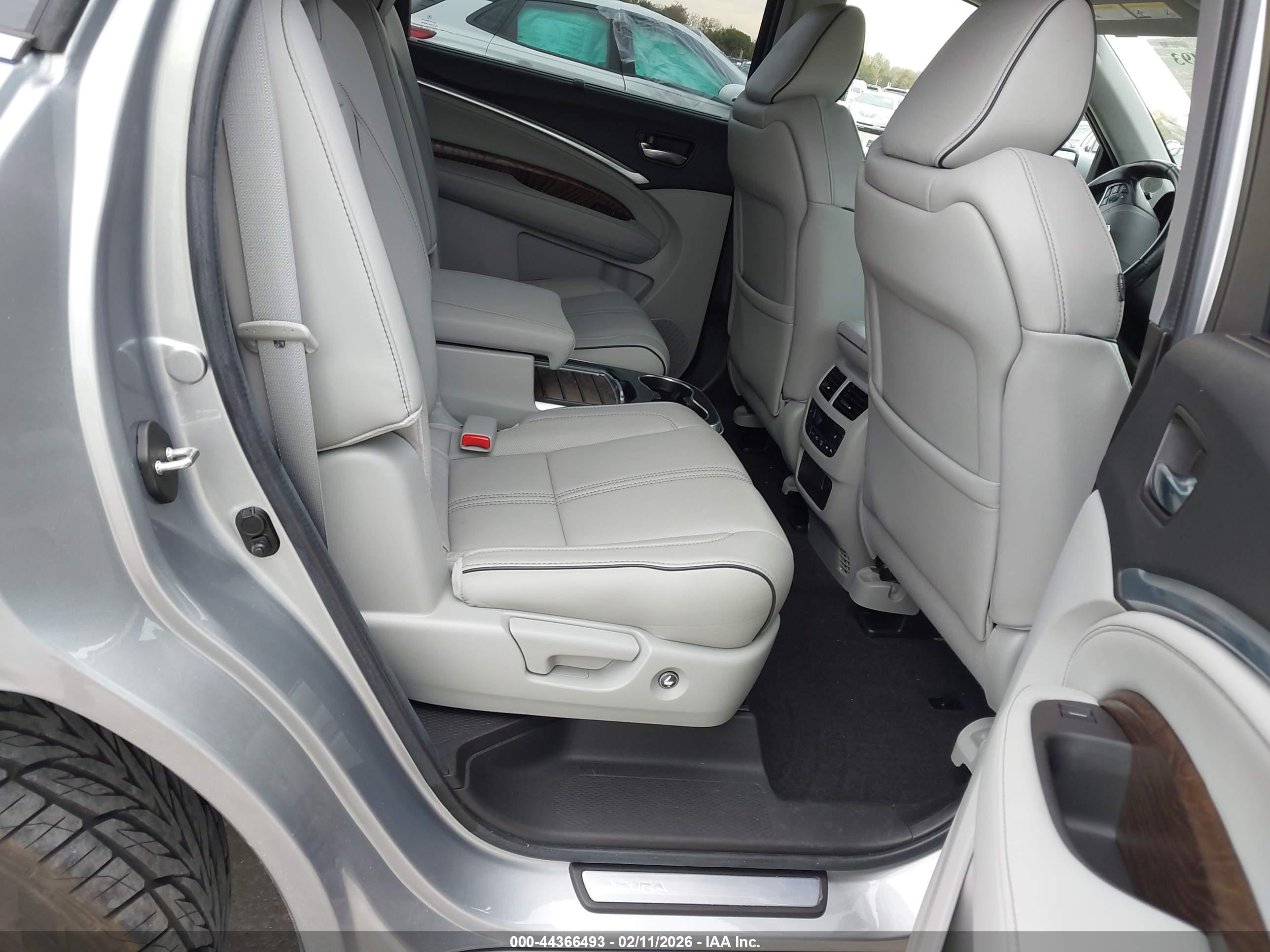 ACURA MDX image 8
