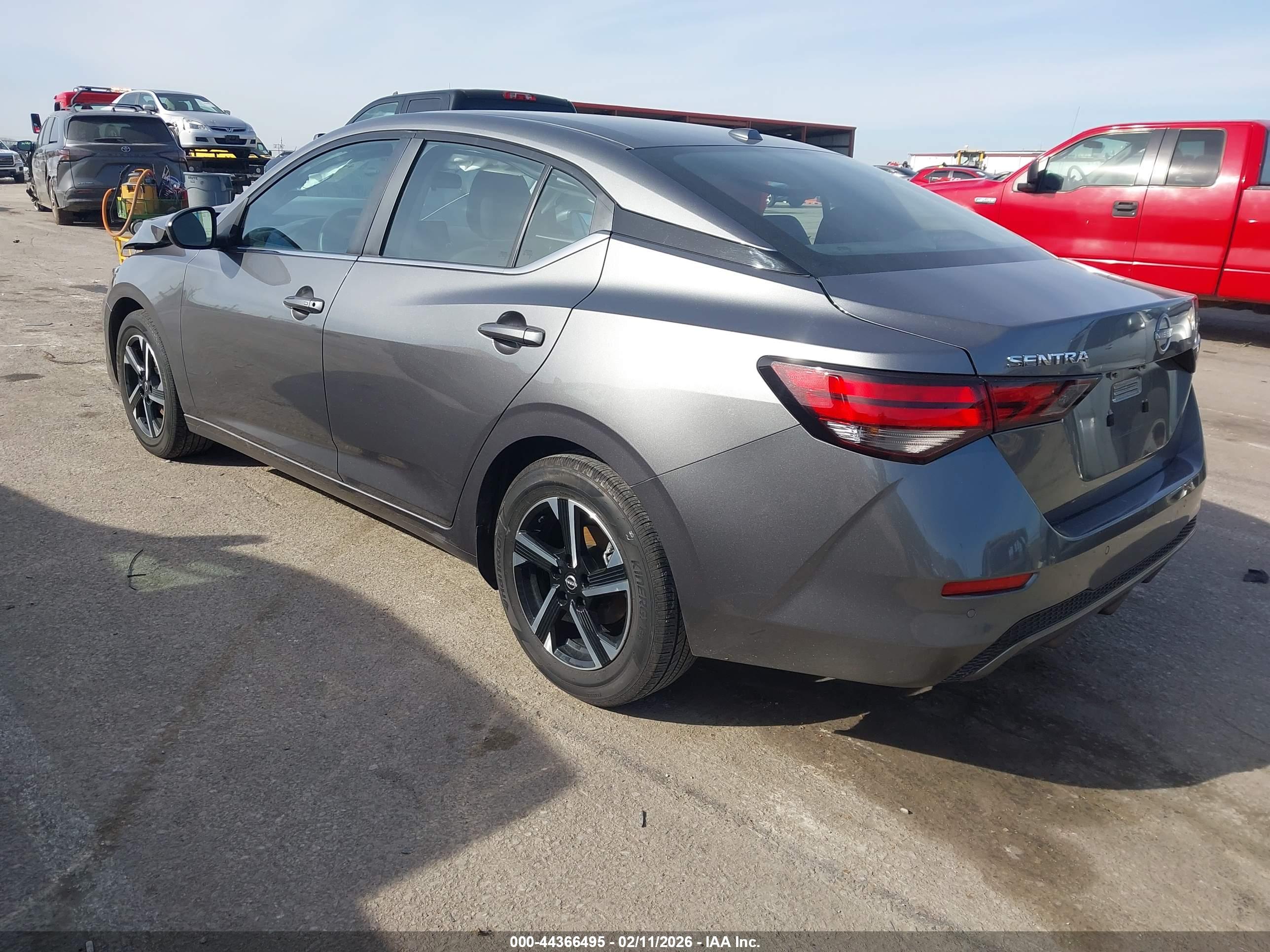 NISSAN SENTRA image 3