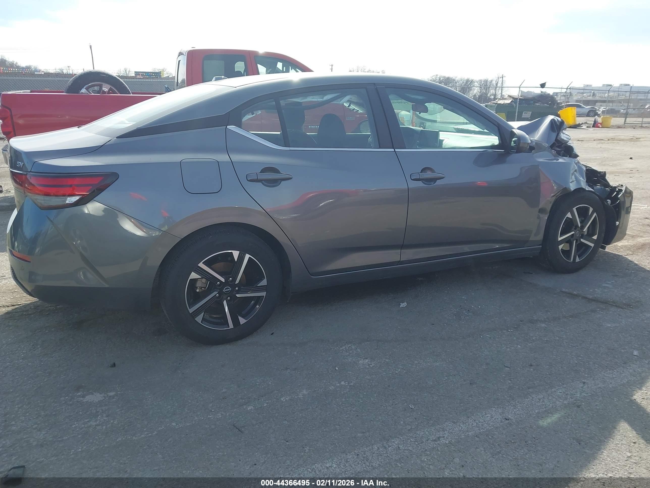 NISSAN SENTRA image 4