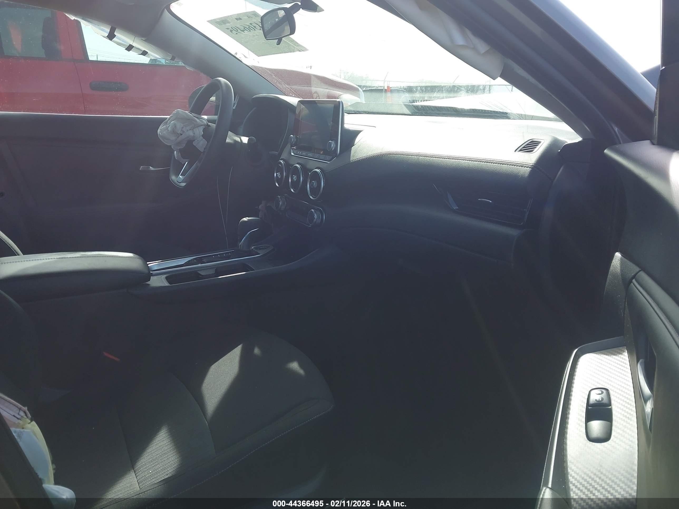 NISSAN SENTRA image 5