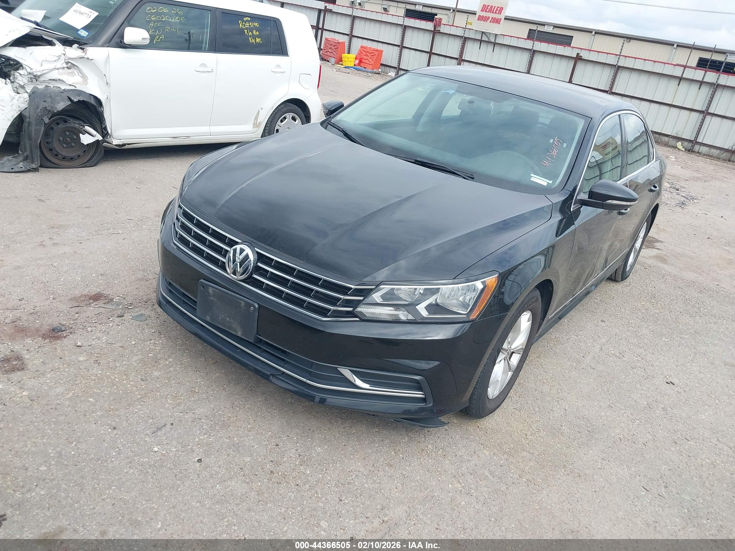 VOLKSWAGEN PASSAT image 2