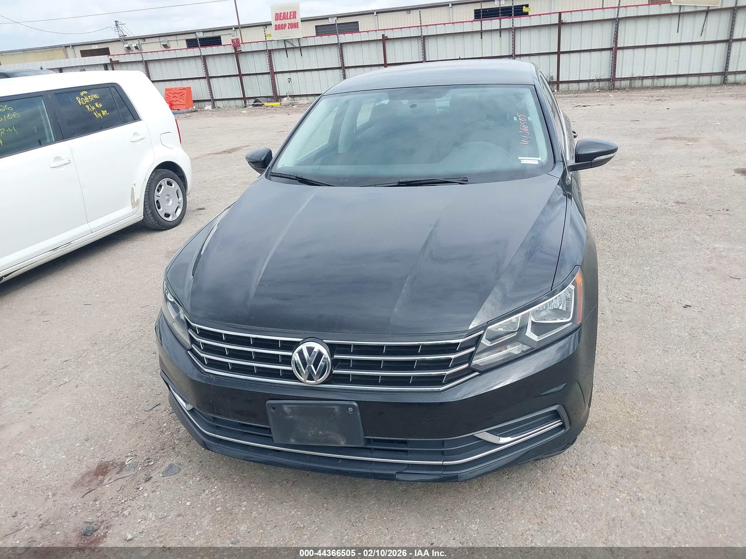 VOLKSWAGEN PASSAT image 6