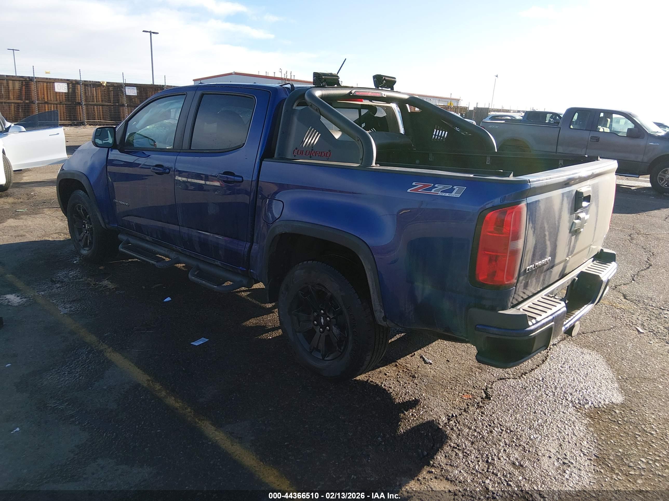 CHEVROLET COLORADO image 3