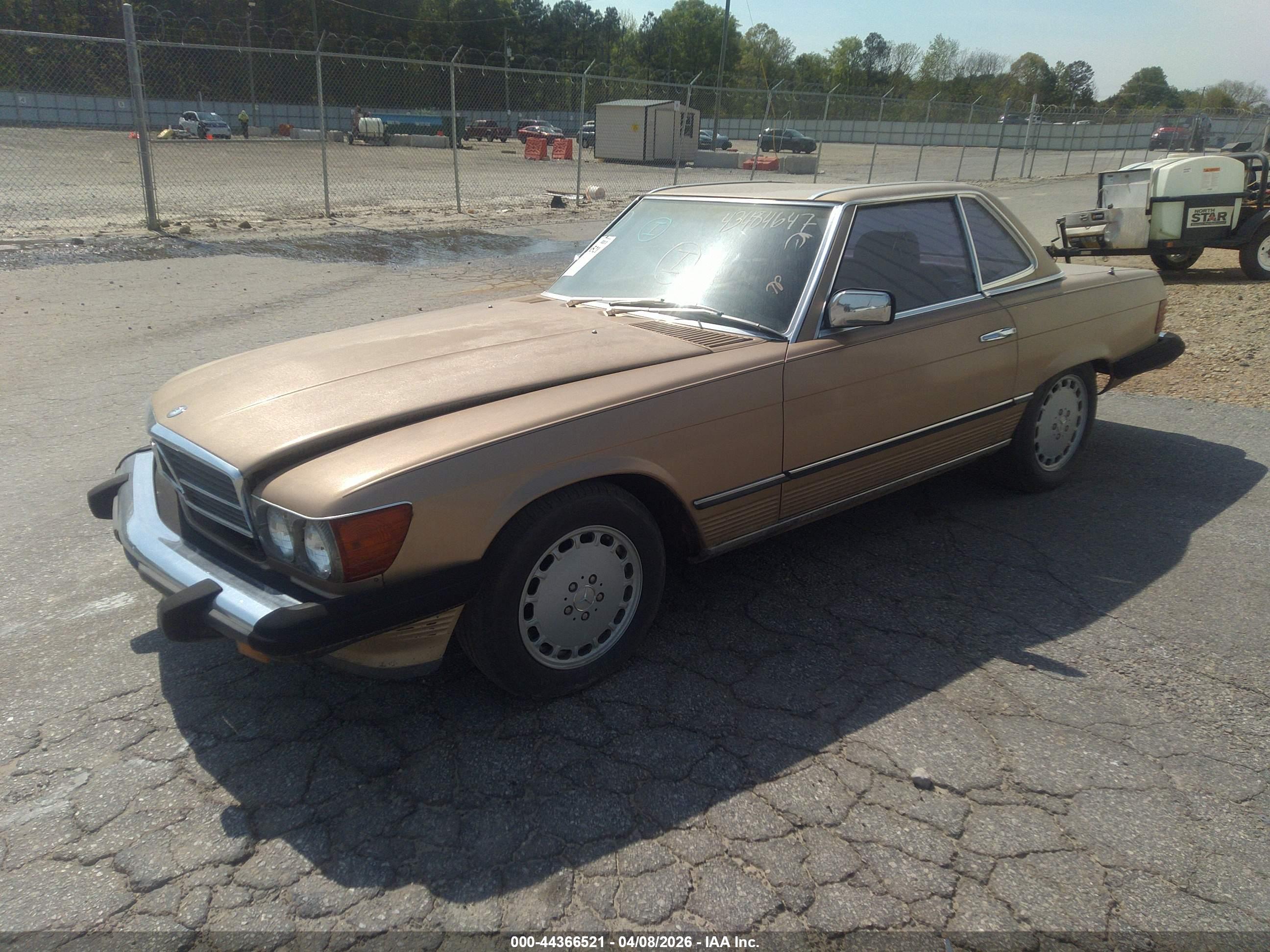 MERCEDES-BENZ 380 image 2
