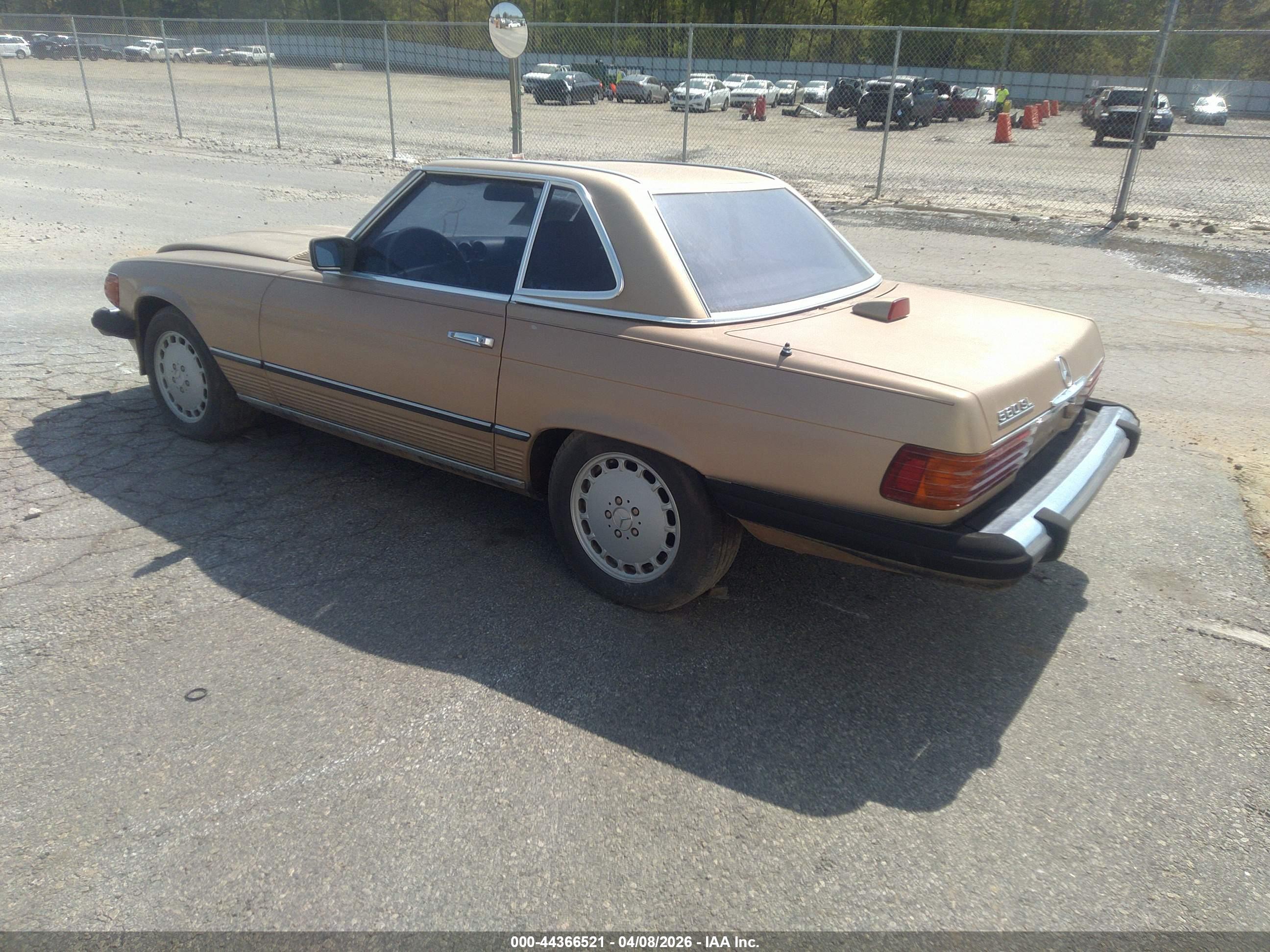 MERCEDES-BENZ 380 image 3