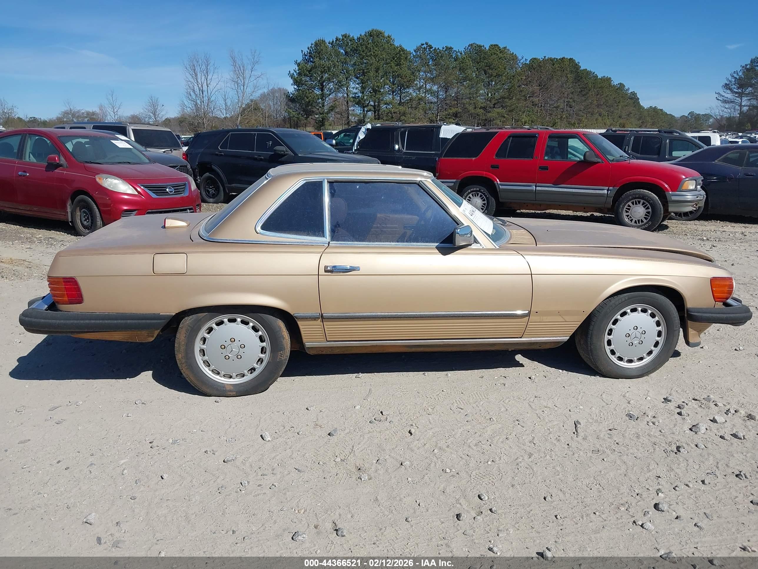 MERCEDES-BENZ 380 image 6