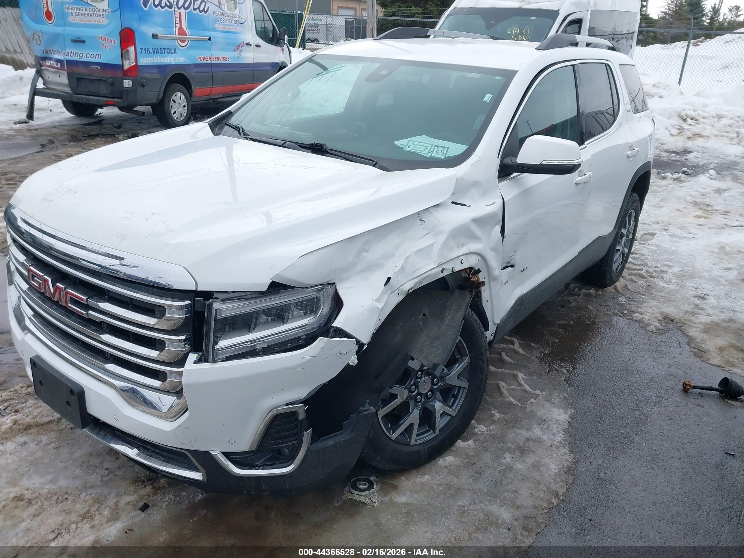 GMC ACADIA image 2