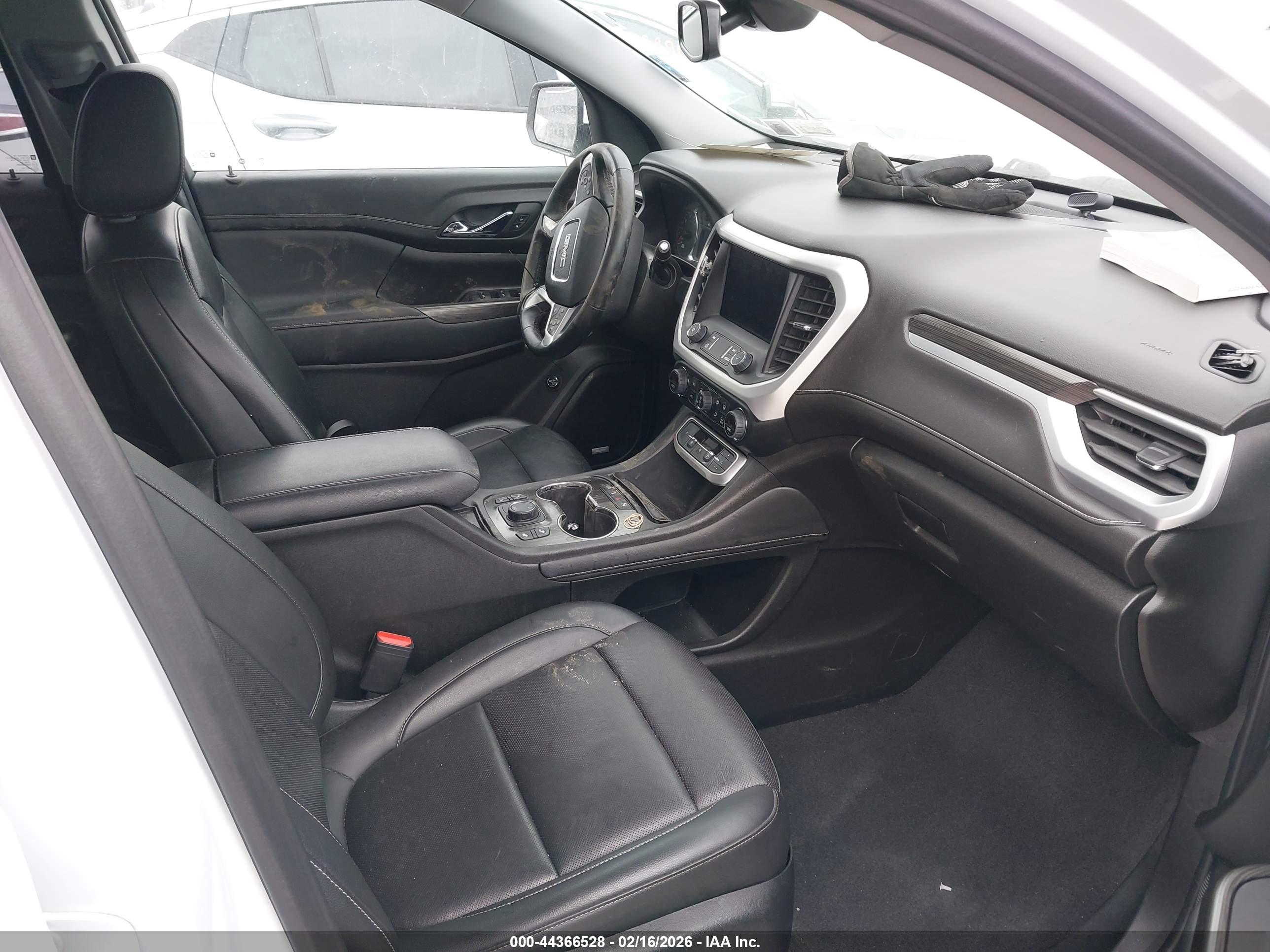 GMC ACADIA image 5