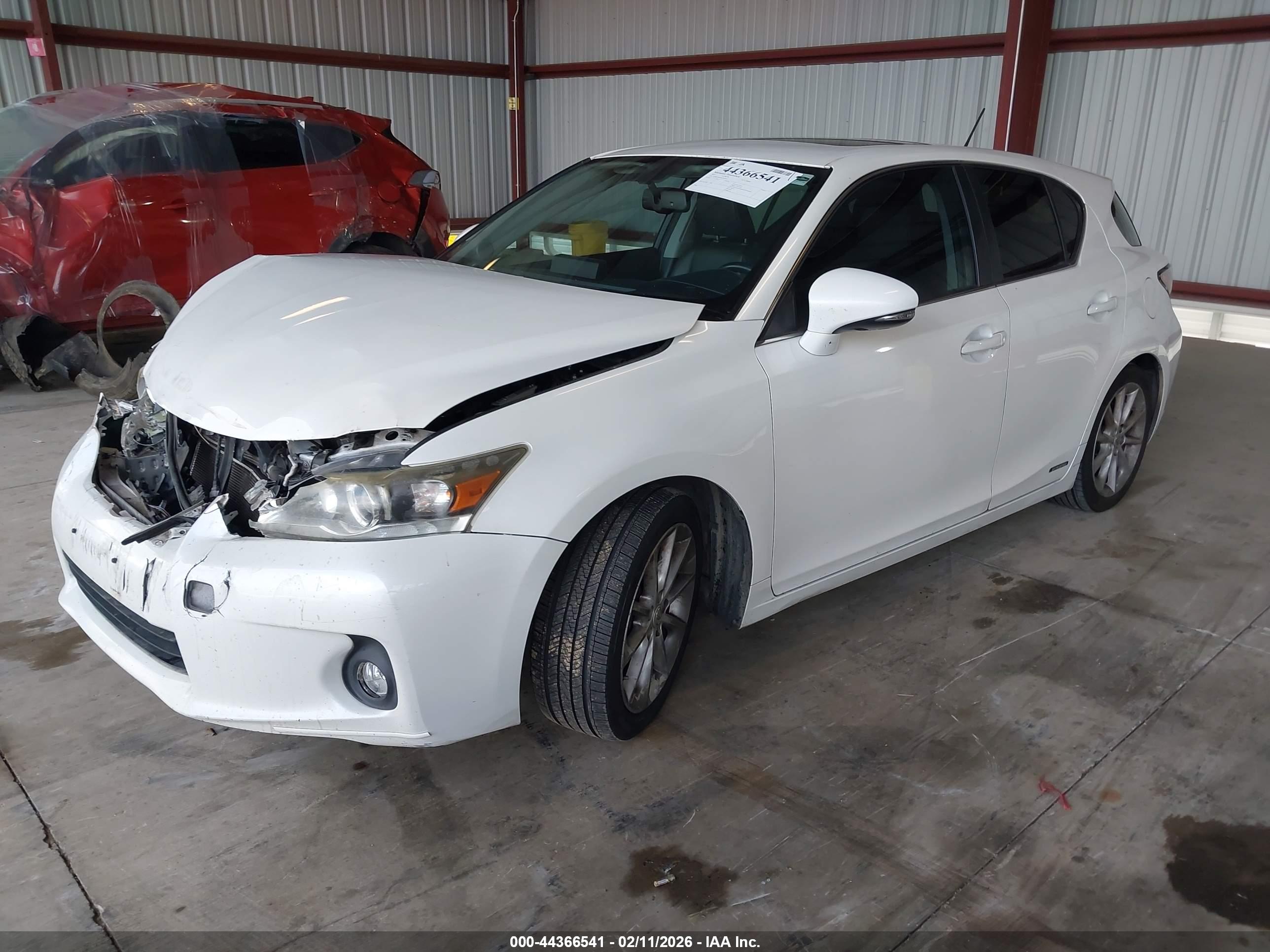 LEXUS CT image 2