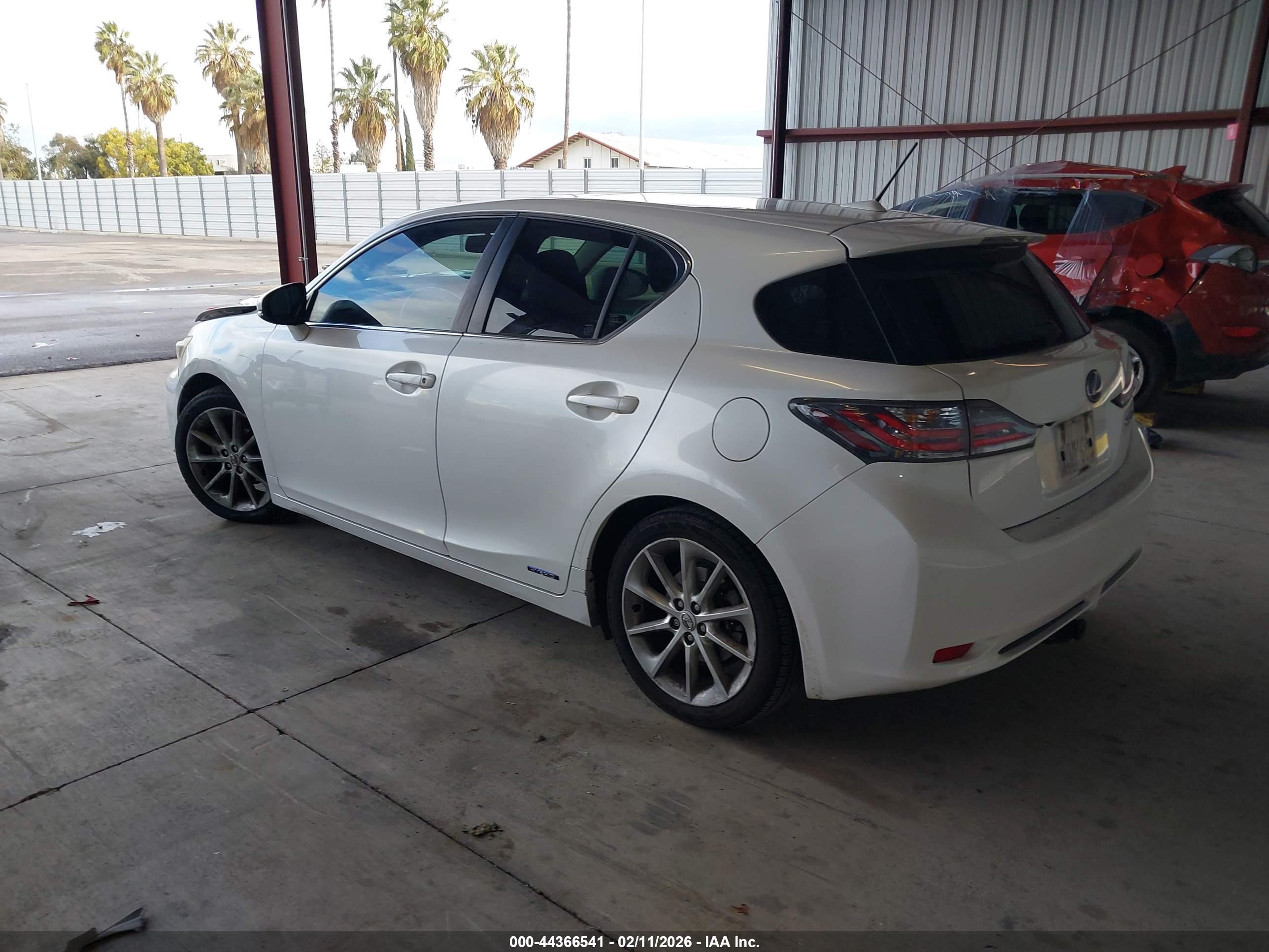 LEXUS CT image 3