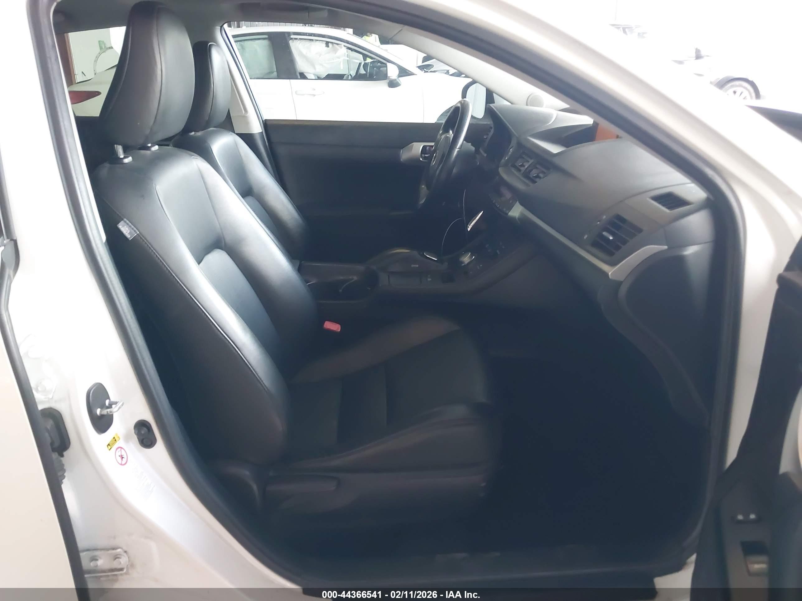 LEXUS CT image 5