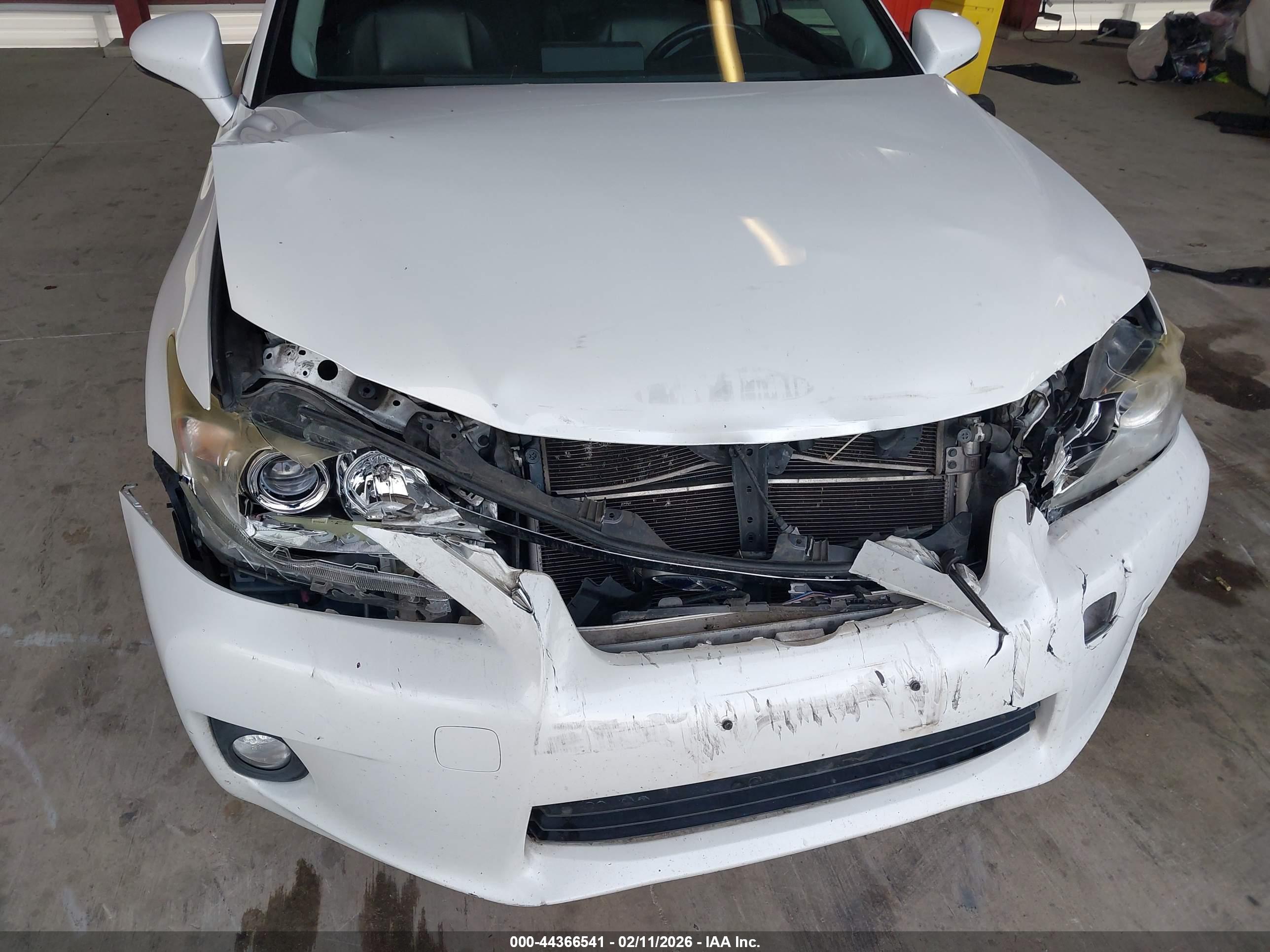 LEXUS CT image 6