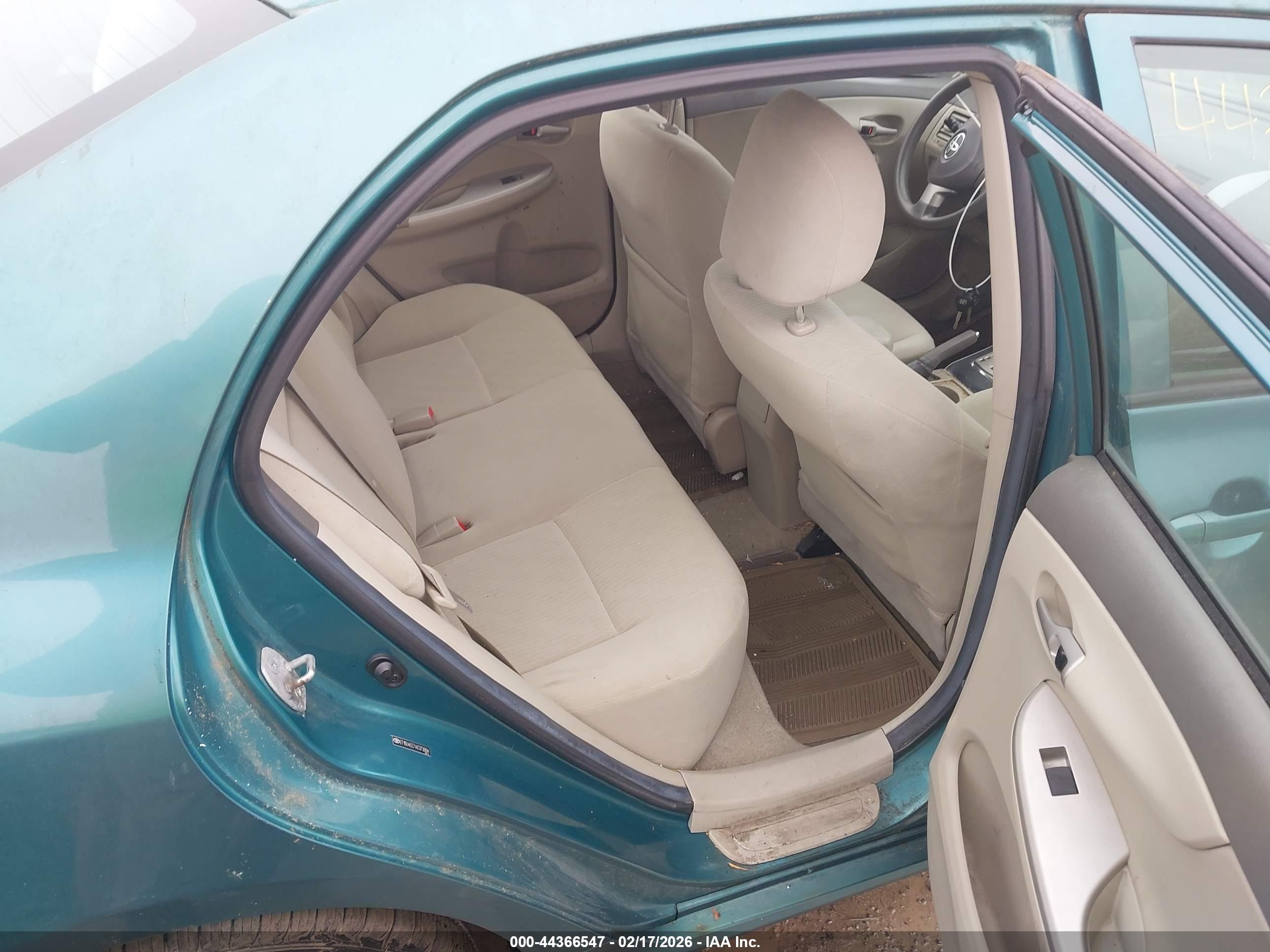 TOYOTA COROLLA image 8