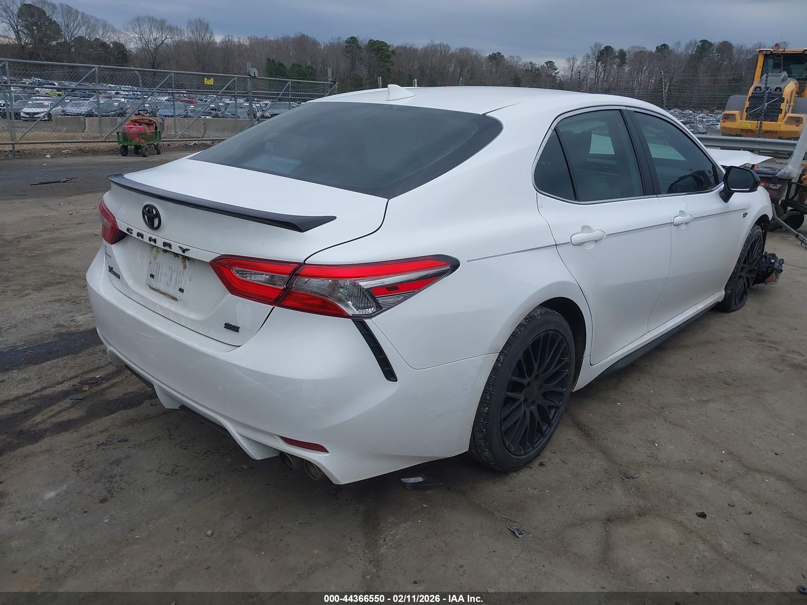 TOYOTA CAMRY image 4