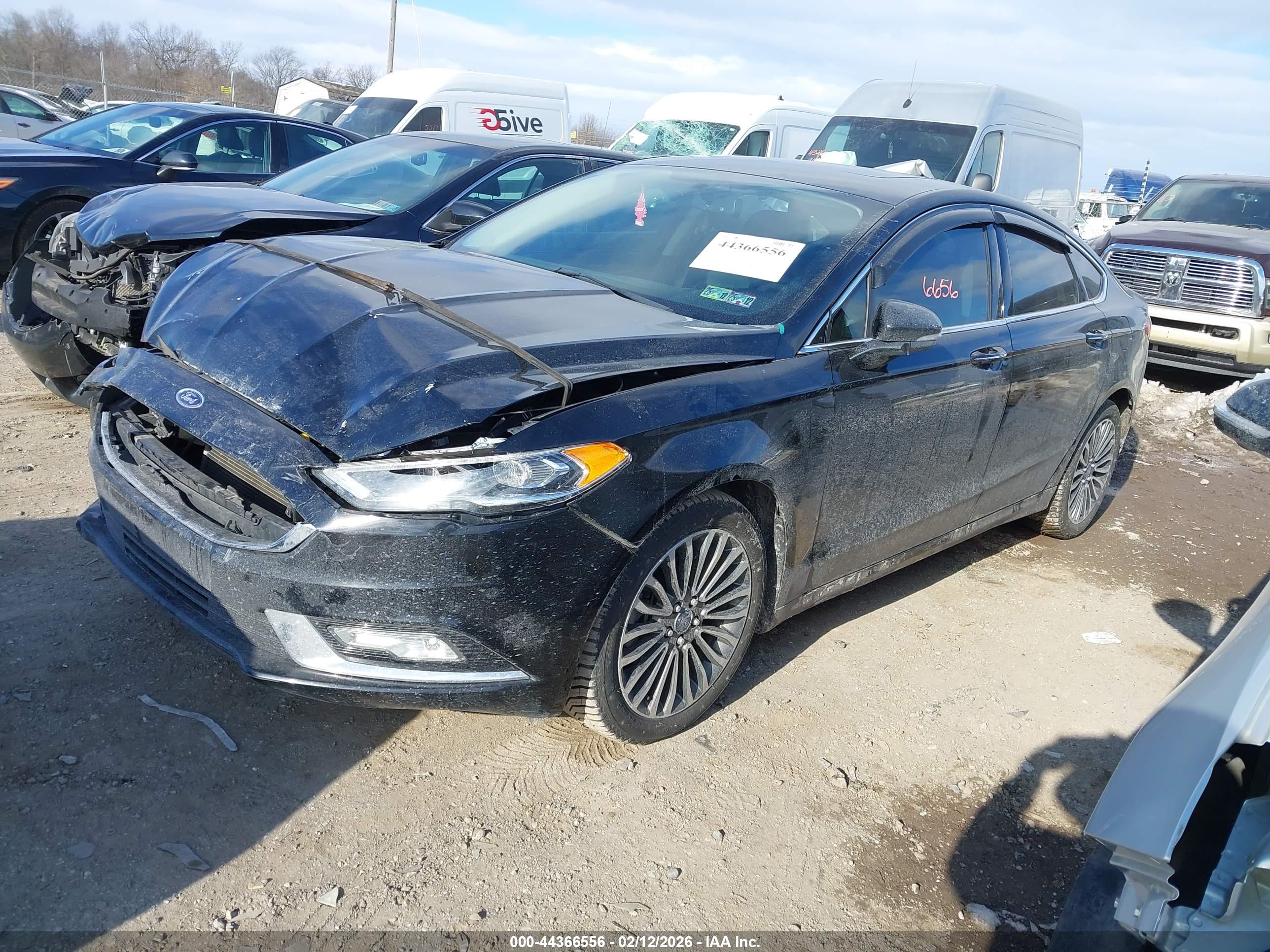 FORD FUSION image 2