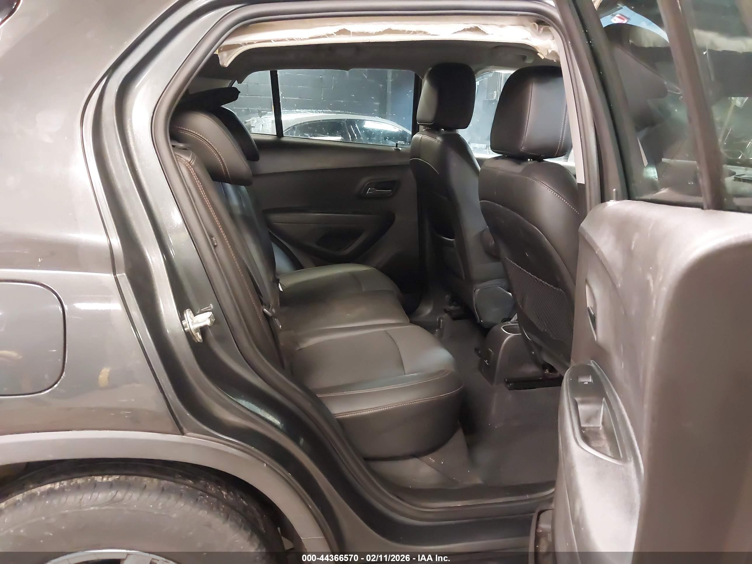 CHEVROLET TRAX image 8