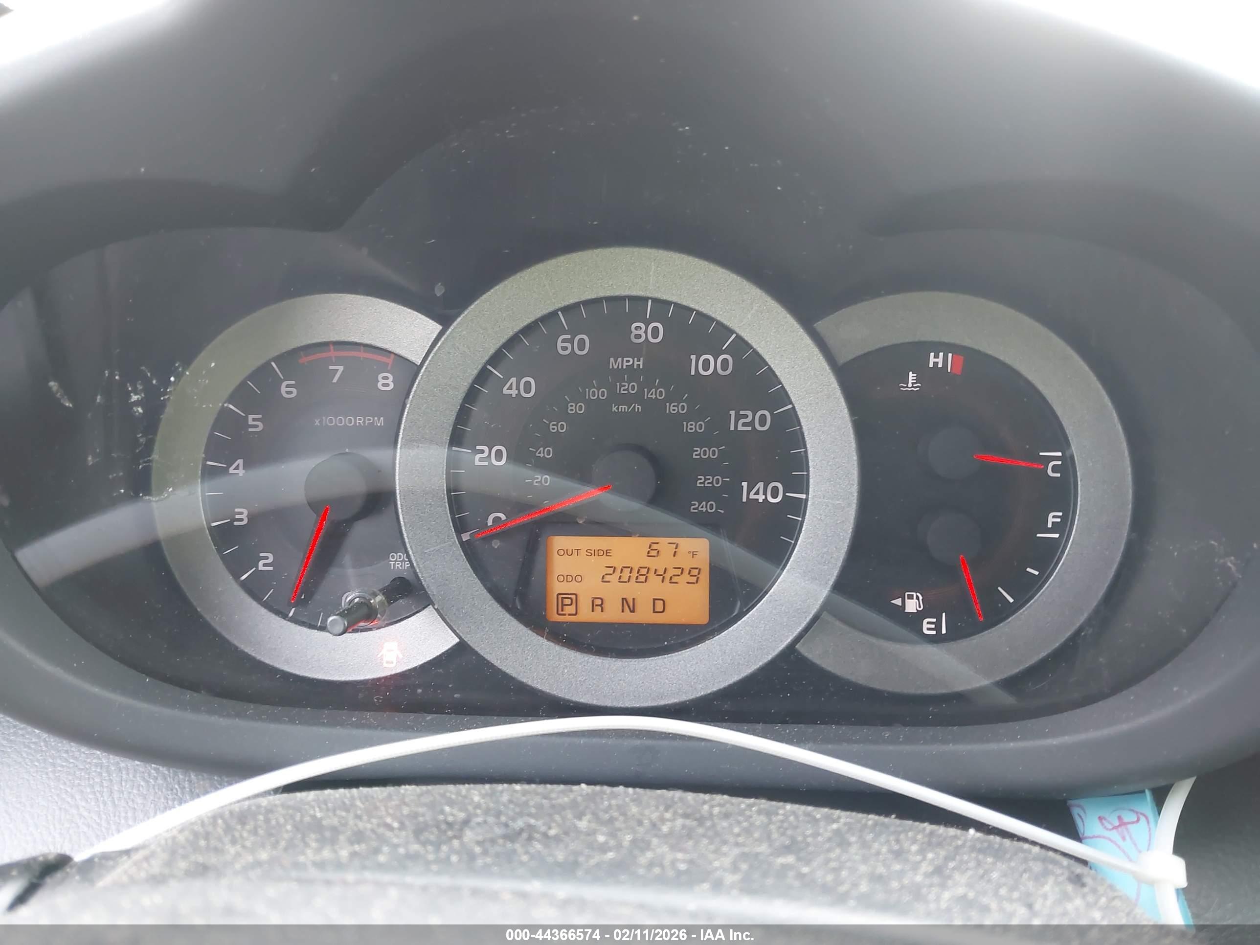 TOYOTA RAV4 image 7