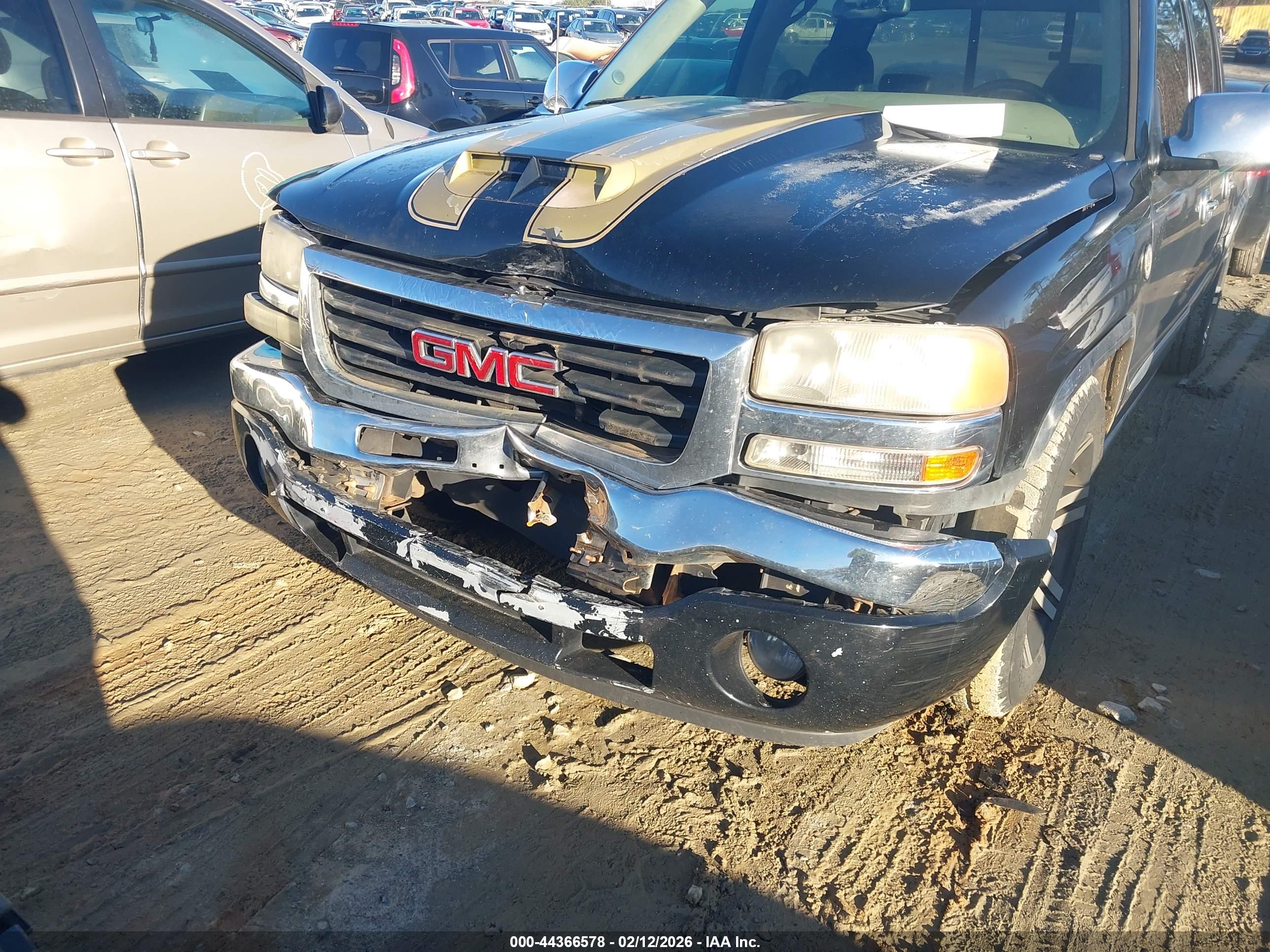 GMC SIERRA image 6