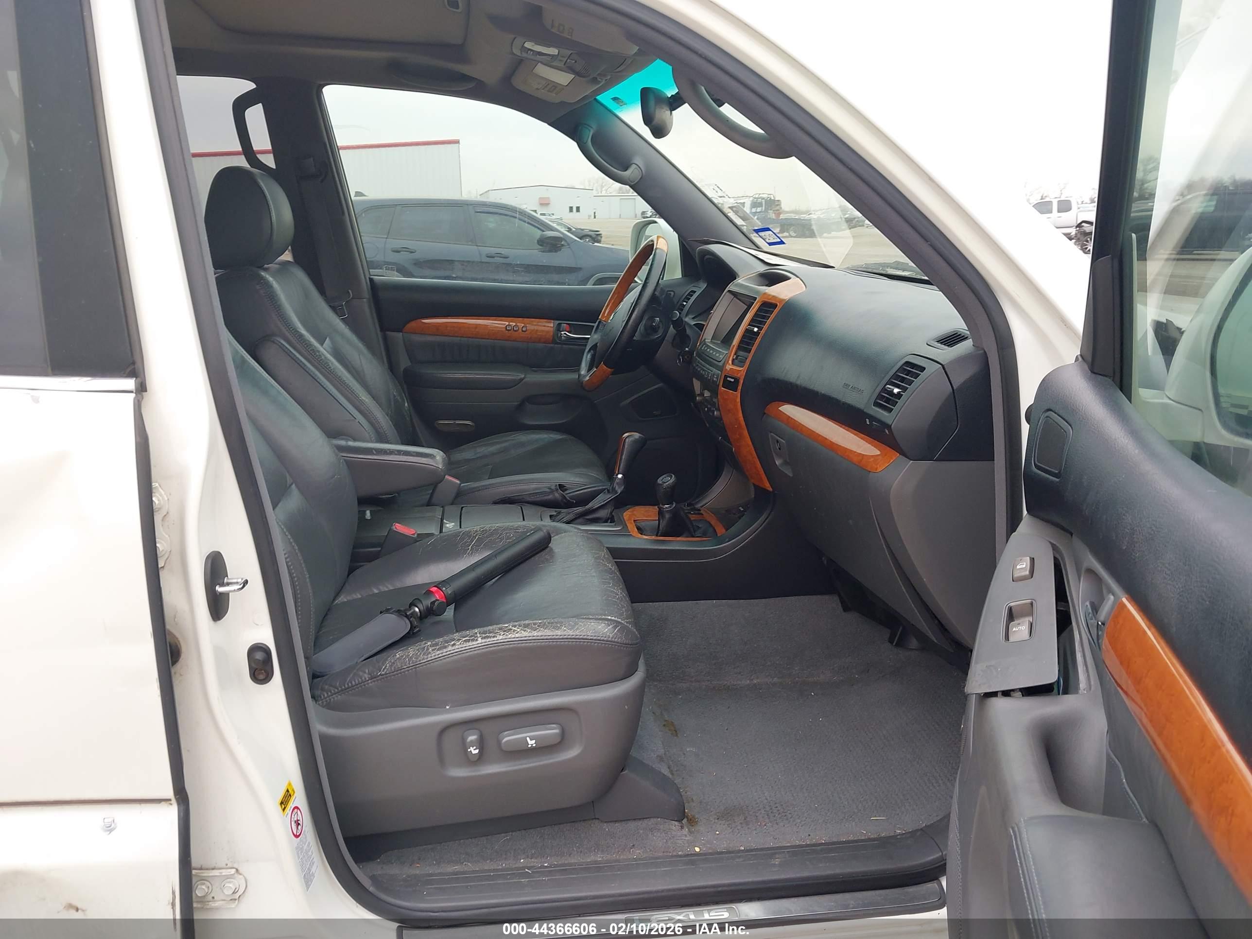 LEXUS GX image 5