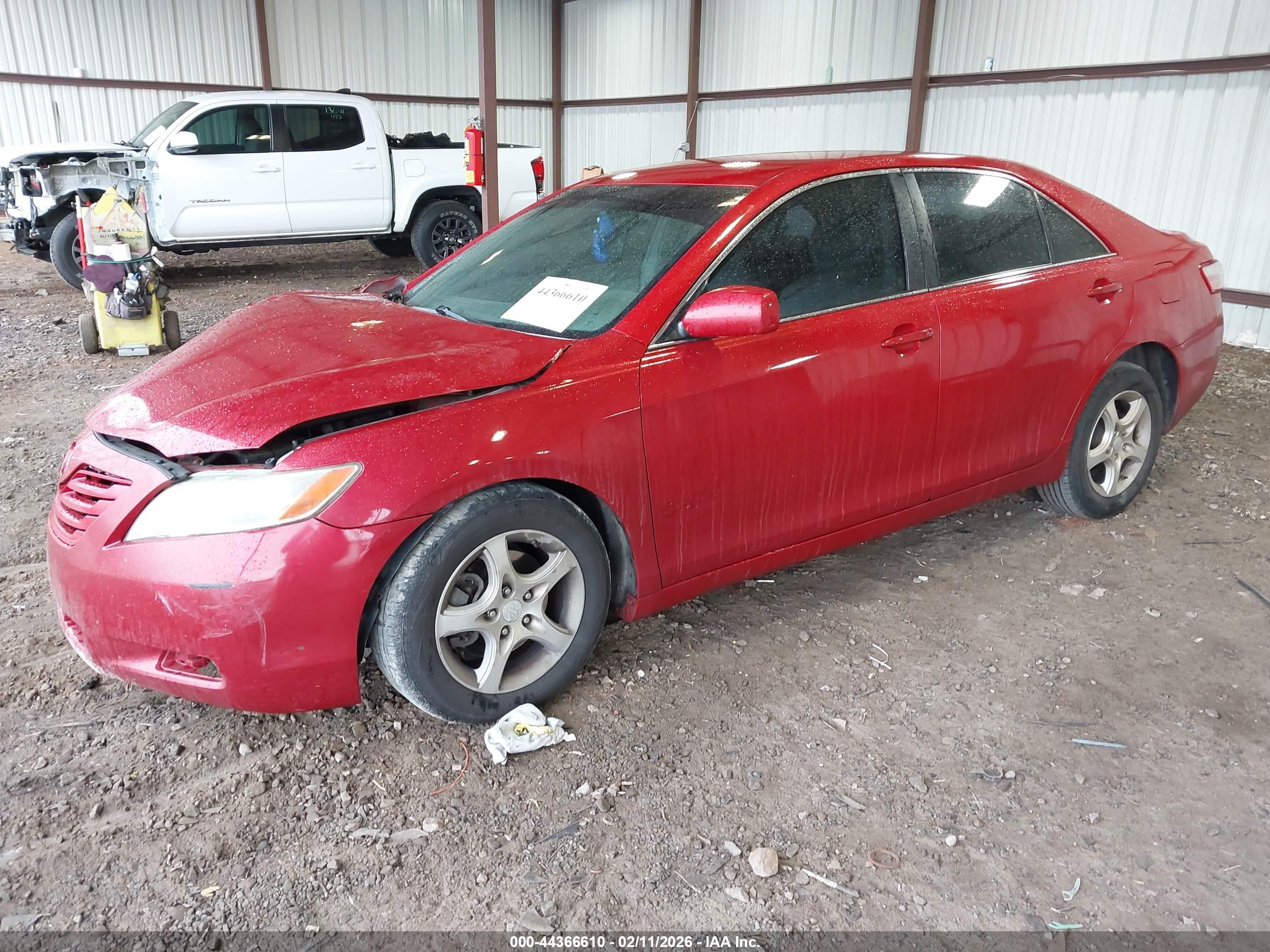 TOYOTA CAMRY image 2