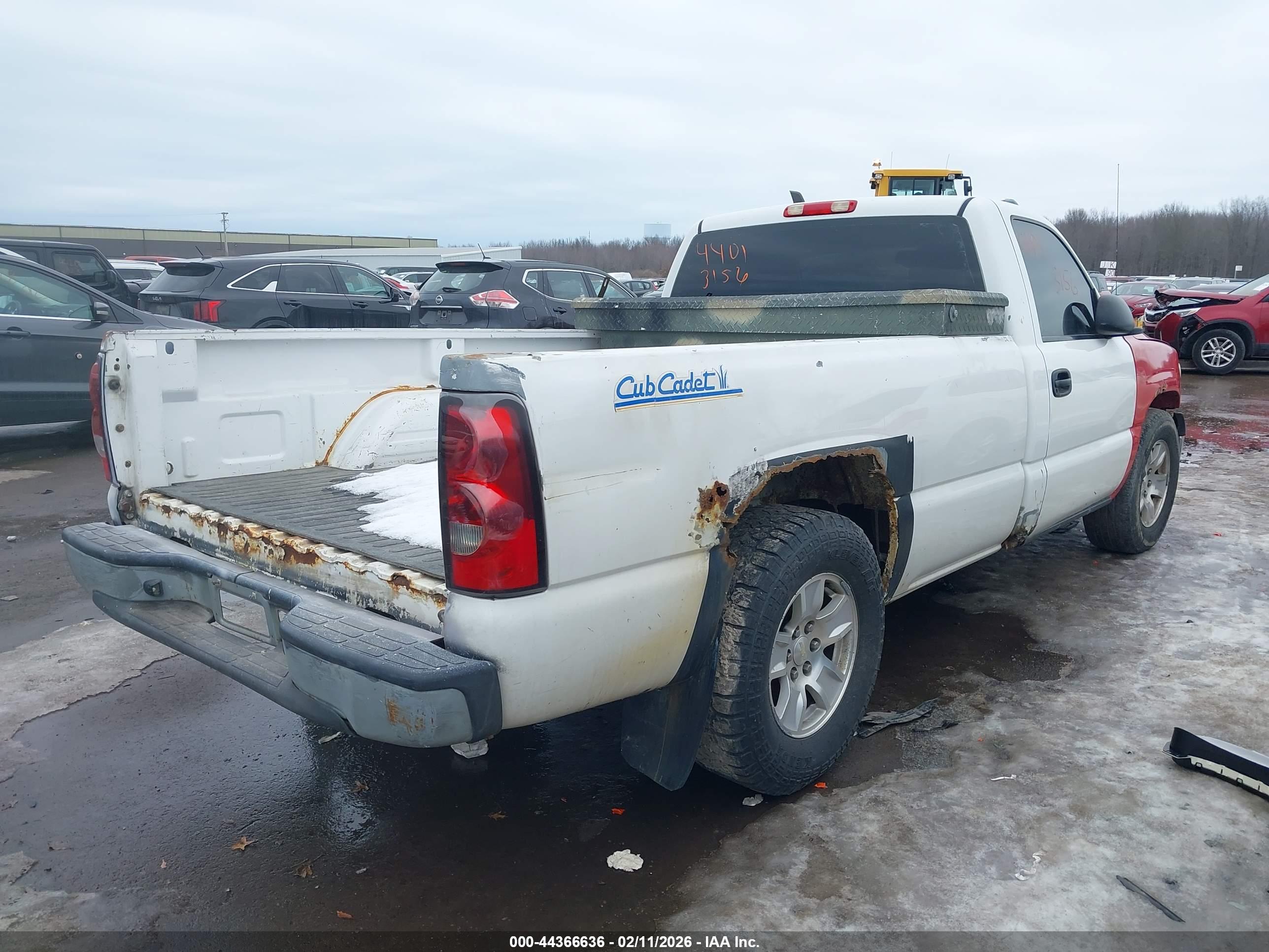 CHEVROLET SILVERADO image 4