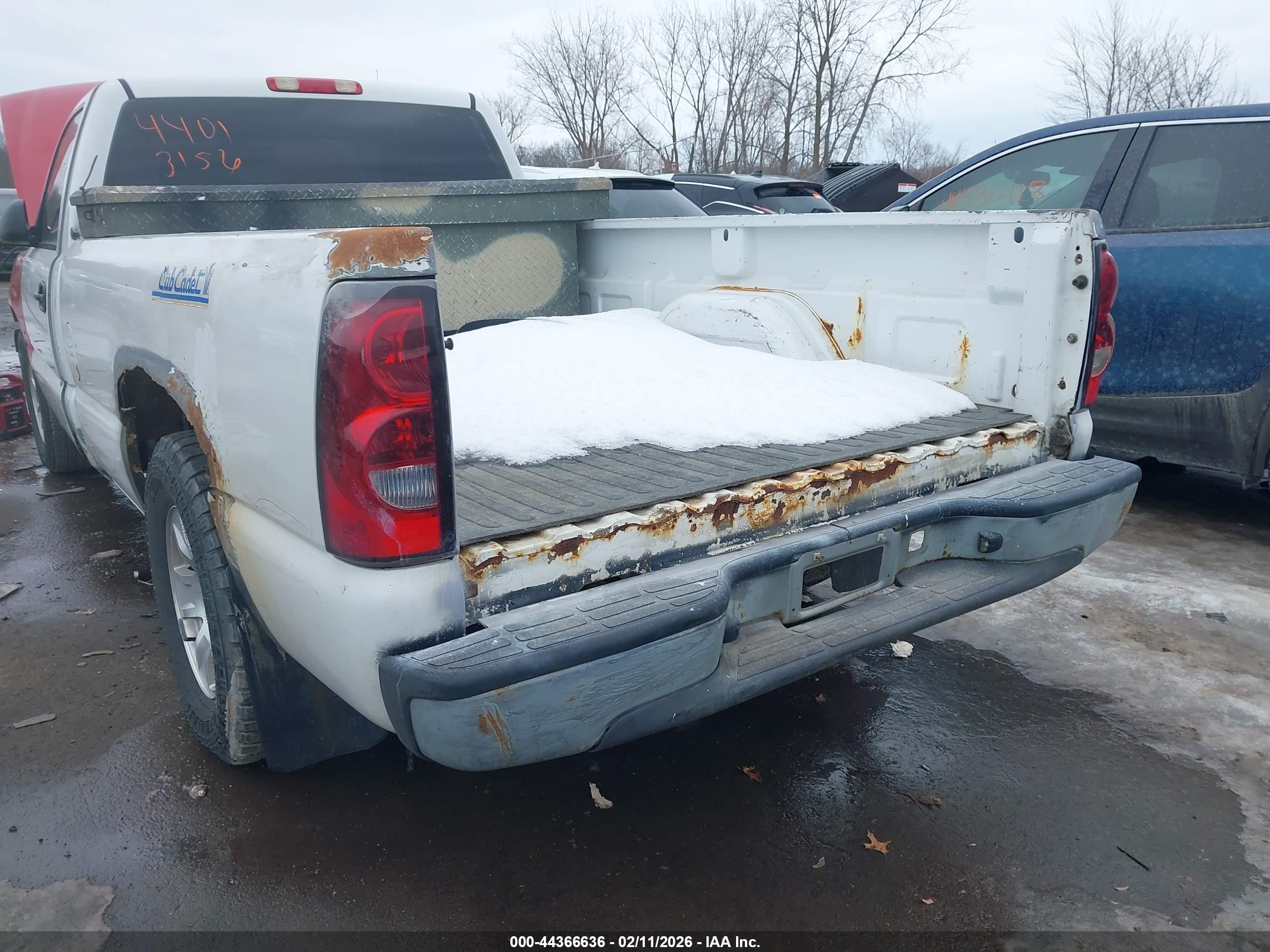 CHEVROLET SILVERADO image 6