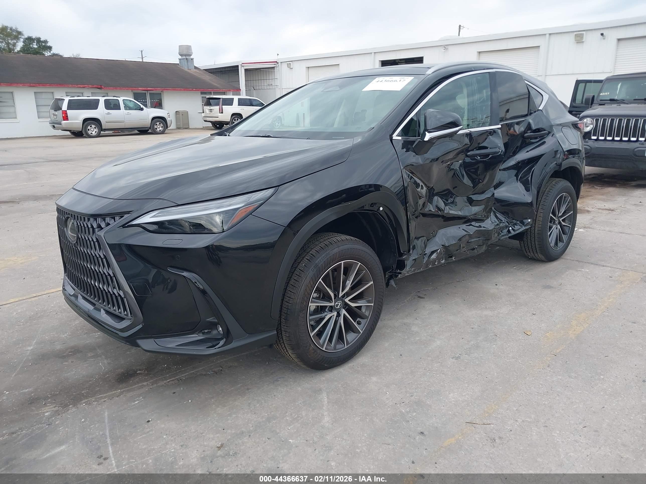 LEXUS NX image 2
