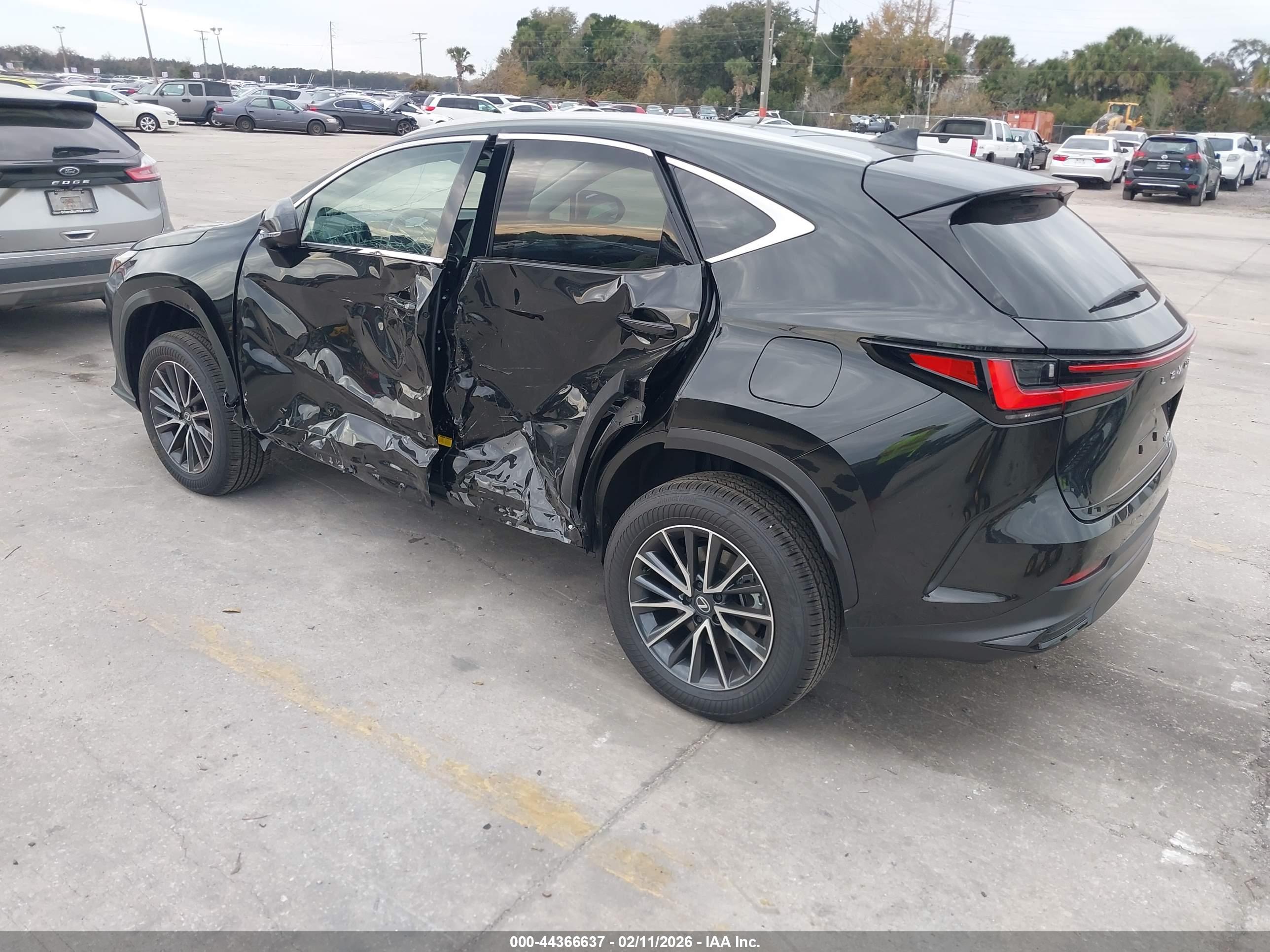 LEXUS NX image 3