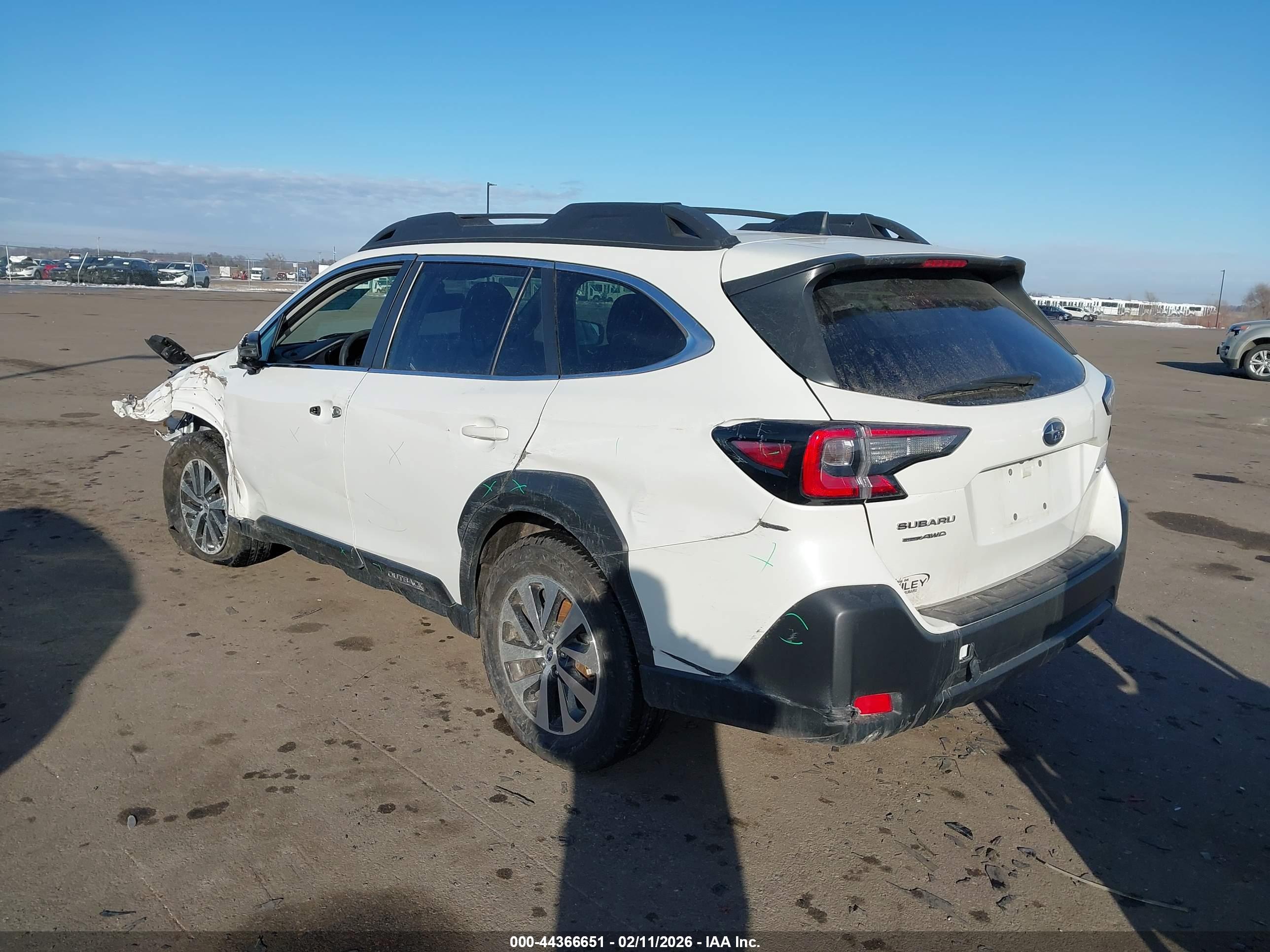 SUBARU OUTBACK image 3