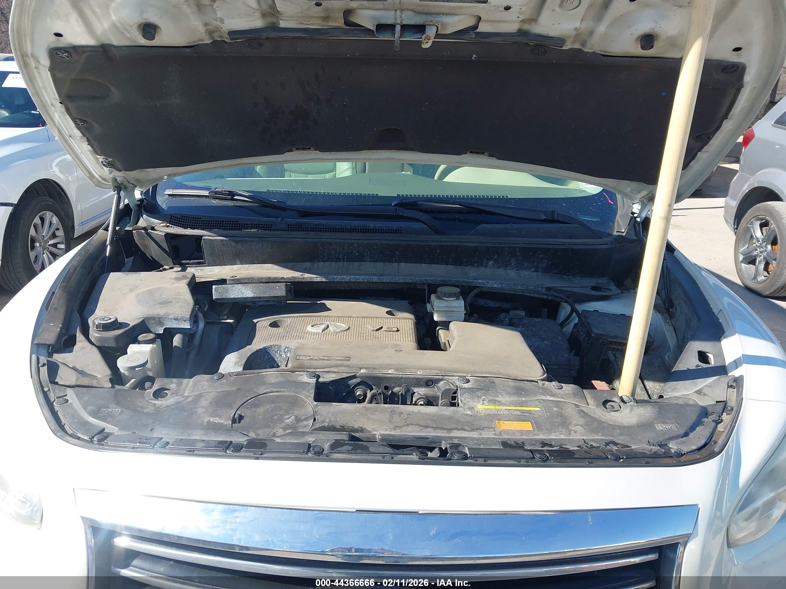 INFINITI JX35 image 10