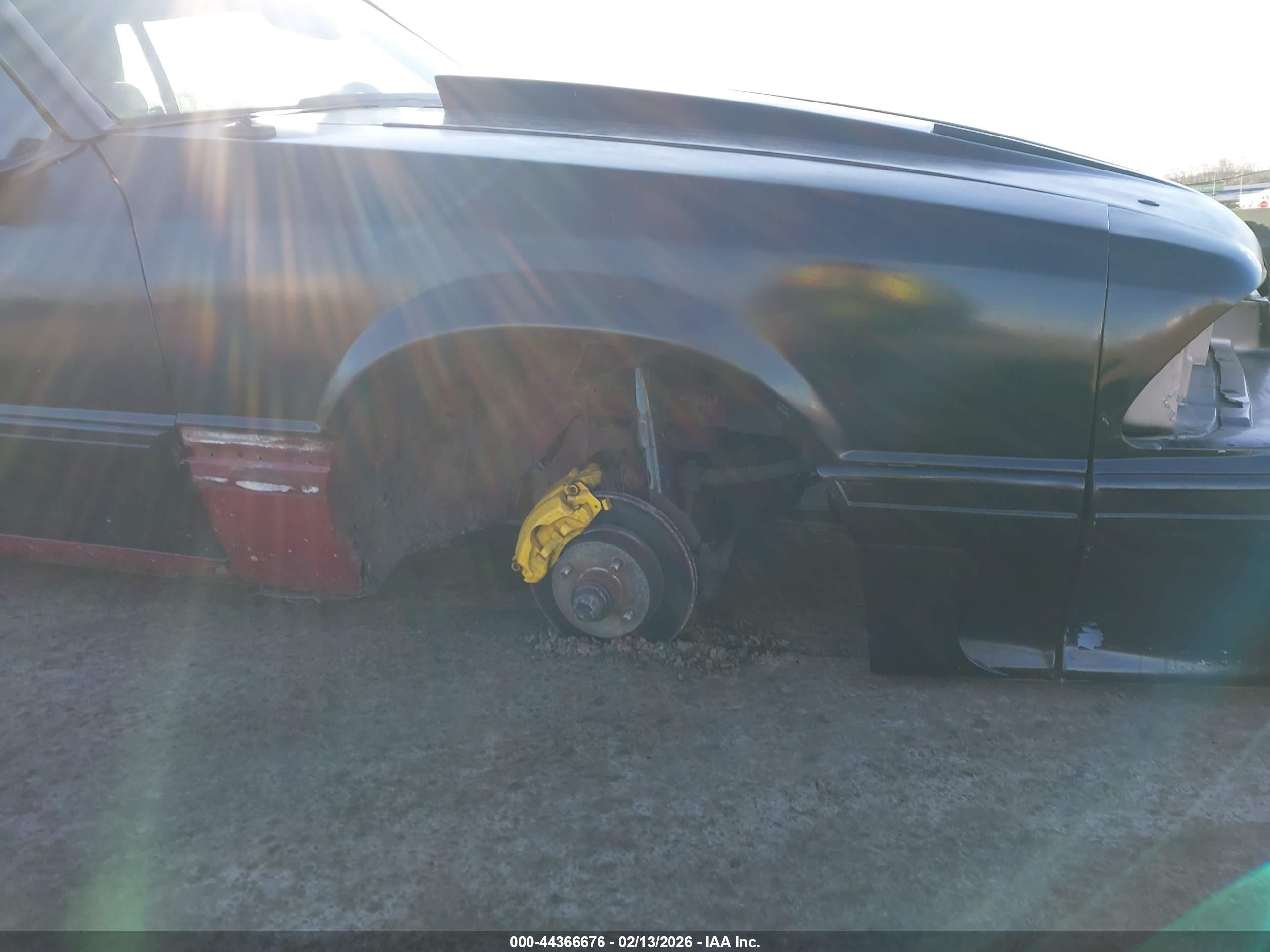 FORD MUSTANG image 6
