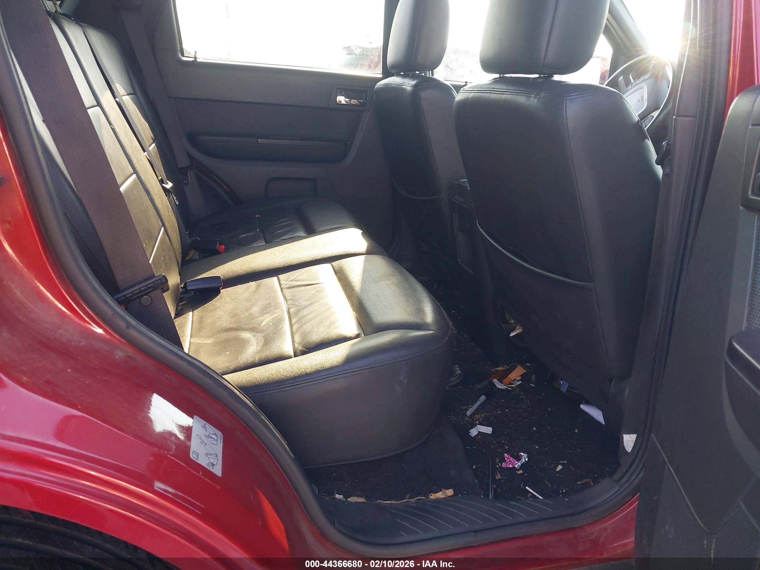 FORD ESCAPE image 8