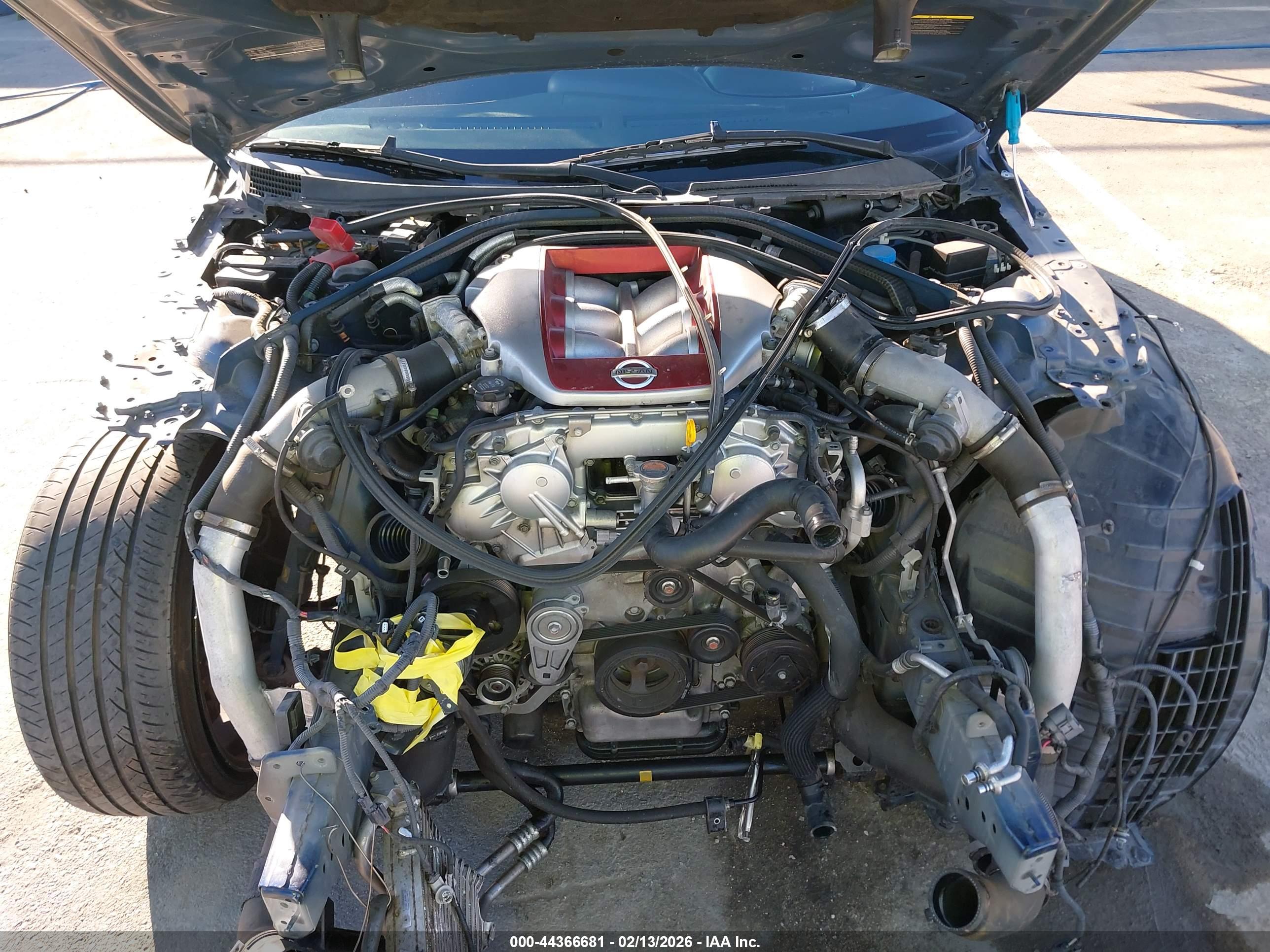 NISSAN GT-R image 10