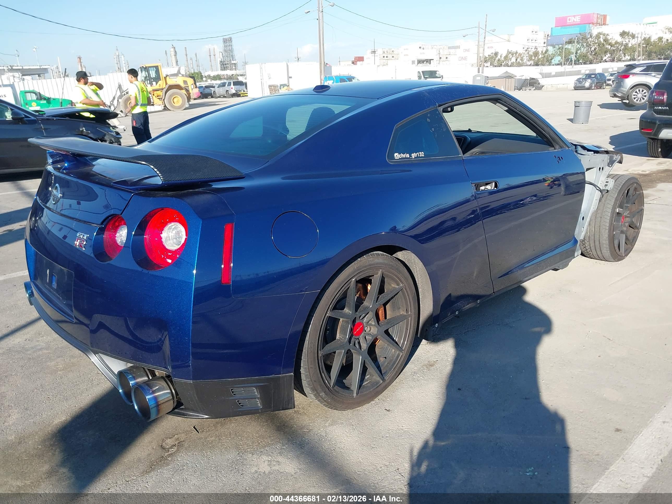 NISSAN GT-R image 4