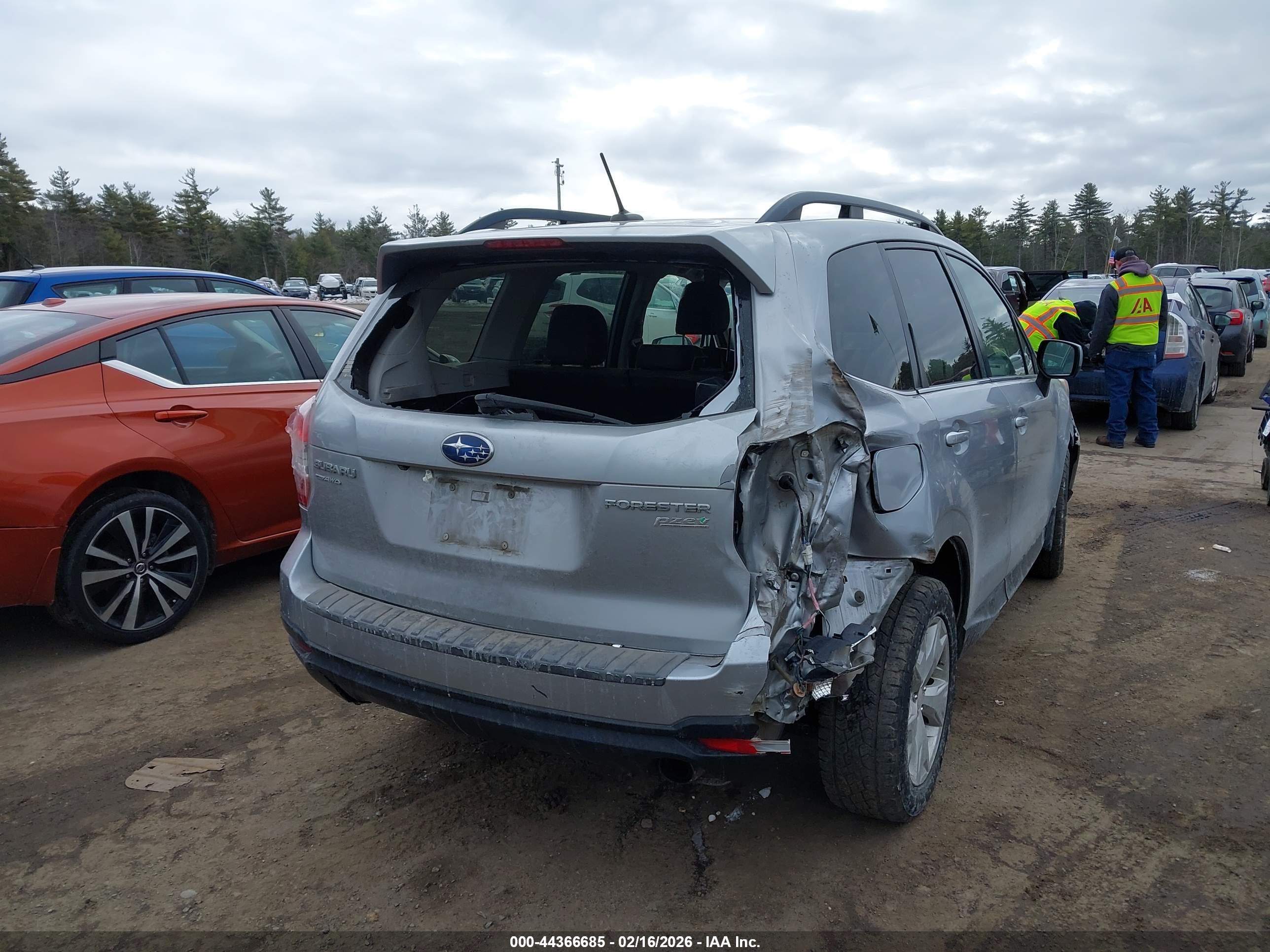 SUBARU FORESTER image 4