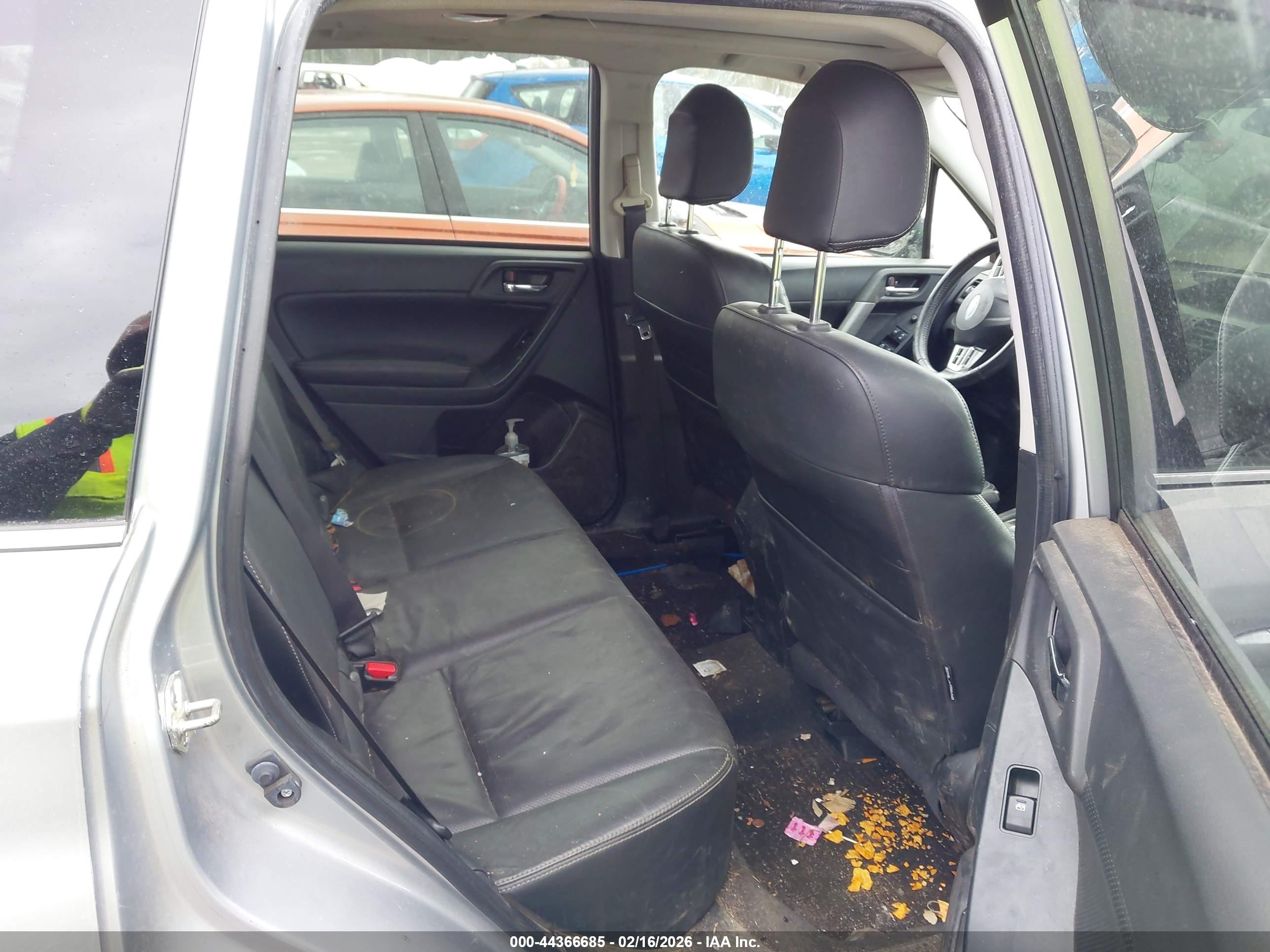 SUBARU FORESTER image 8