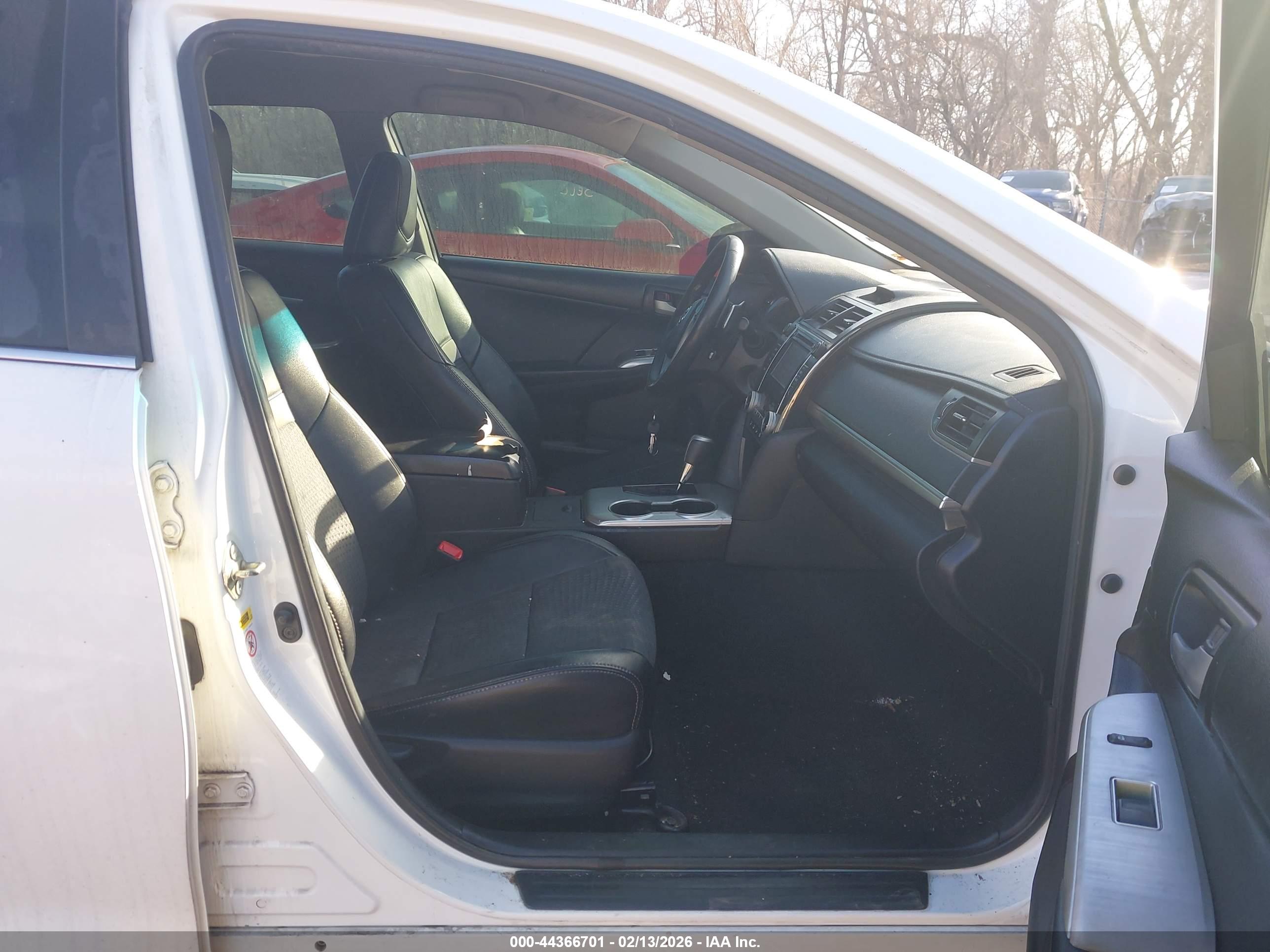 TOYOTA CAMRY image 5