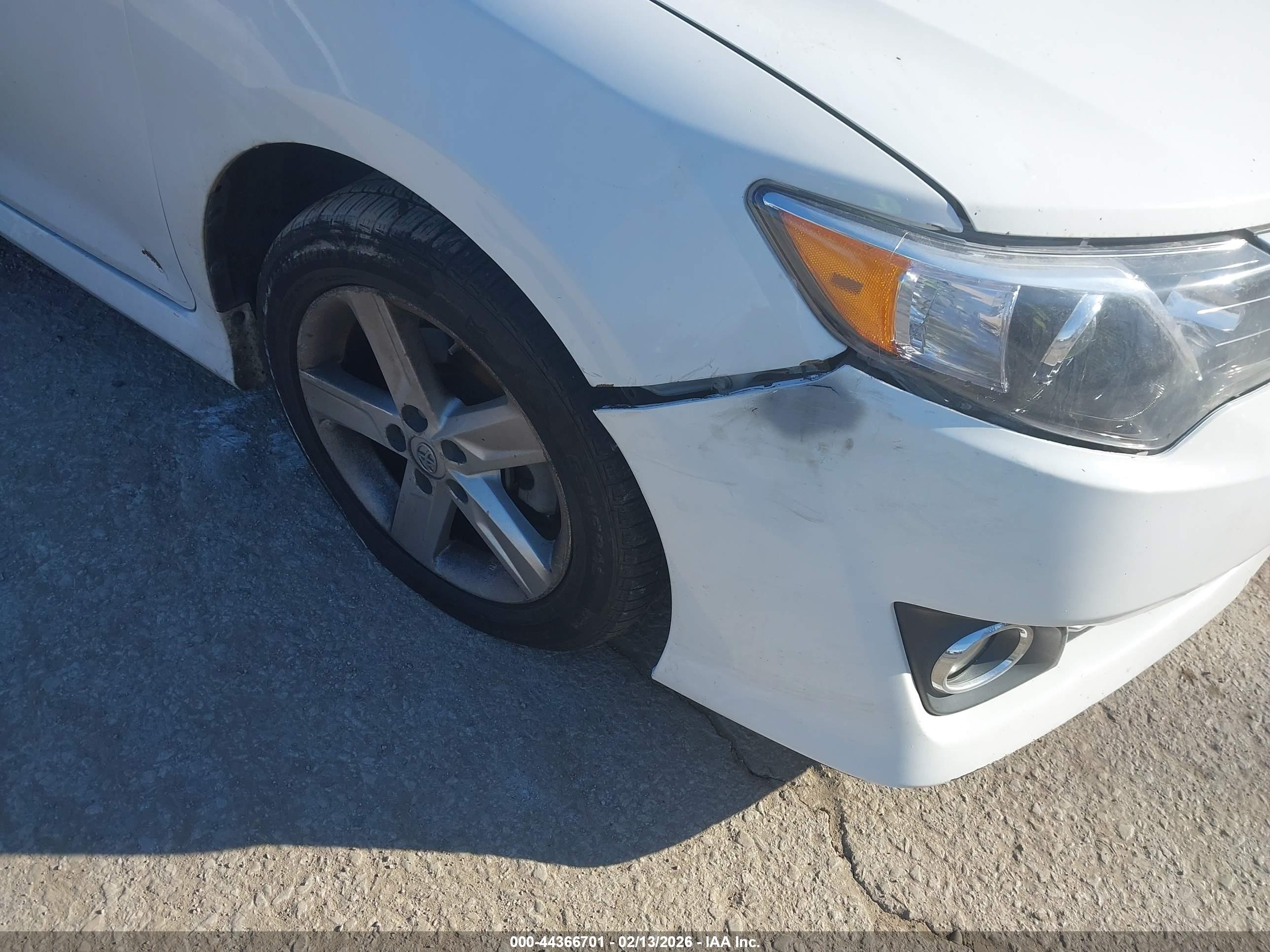 TOYOTA CAMRY image 6