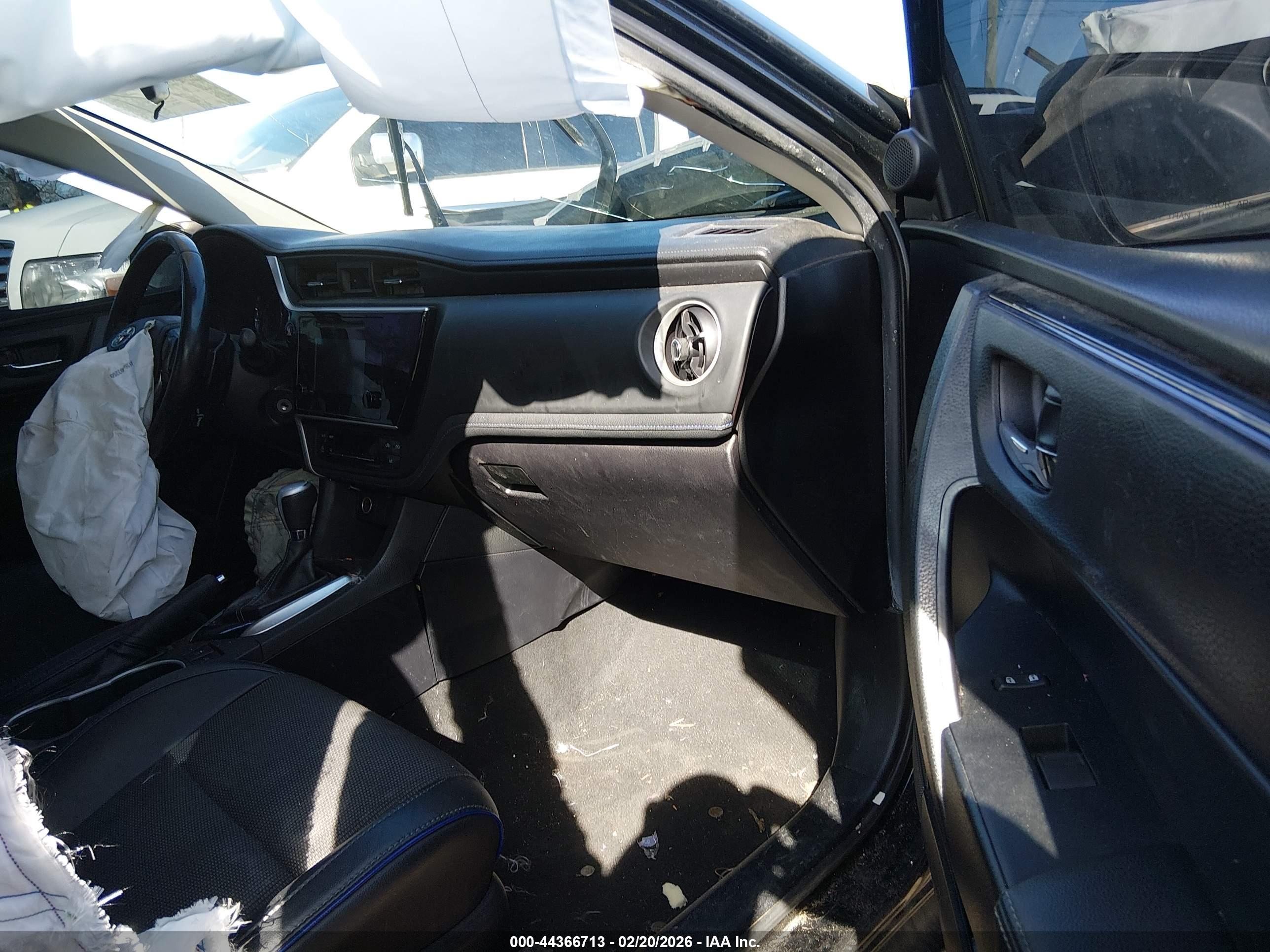 TOYOTA COROLLA image 5