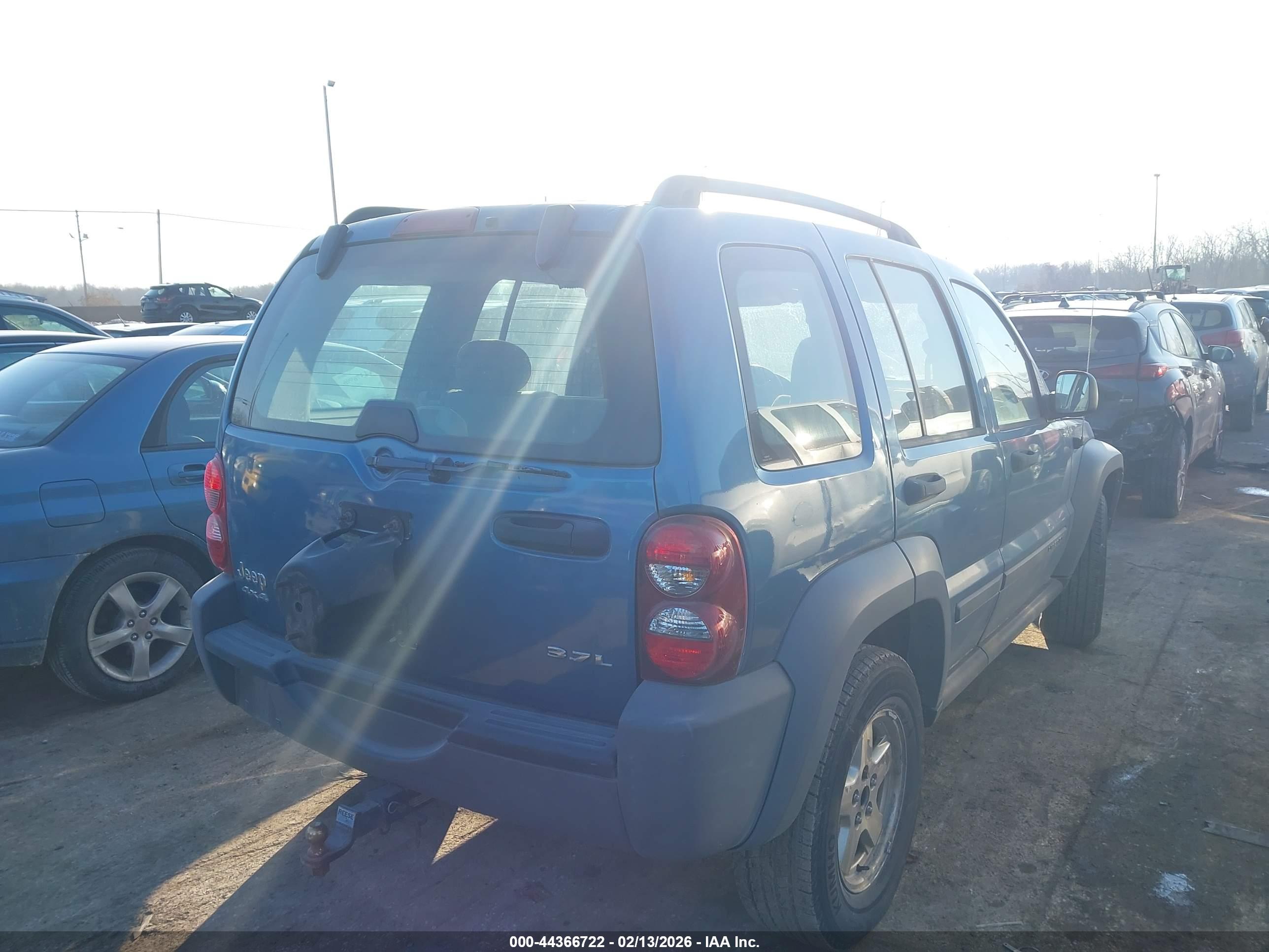 JEEP LIBERTY image 4