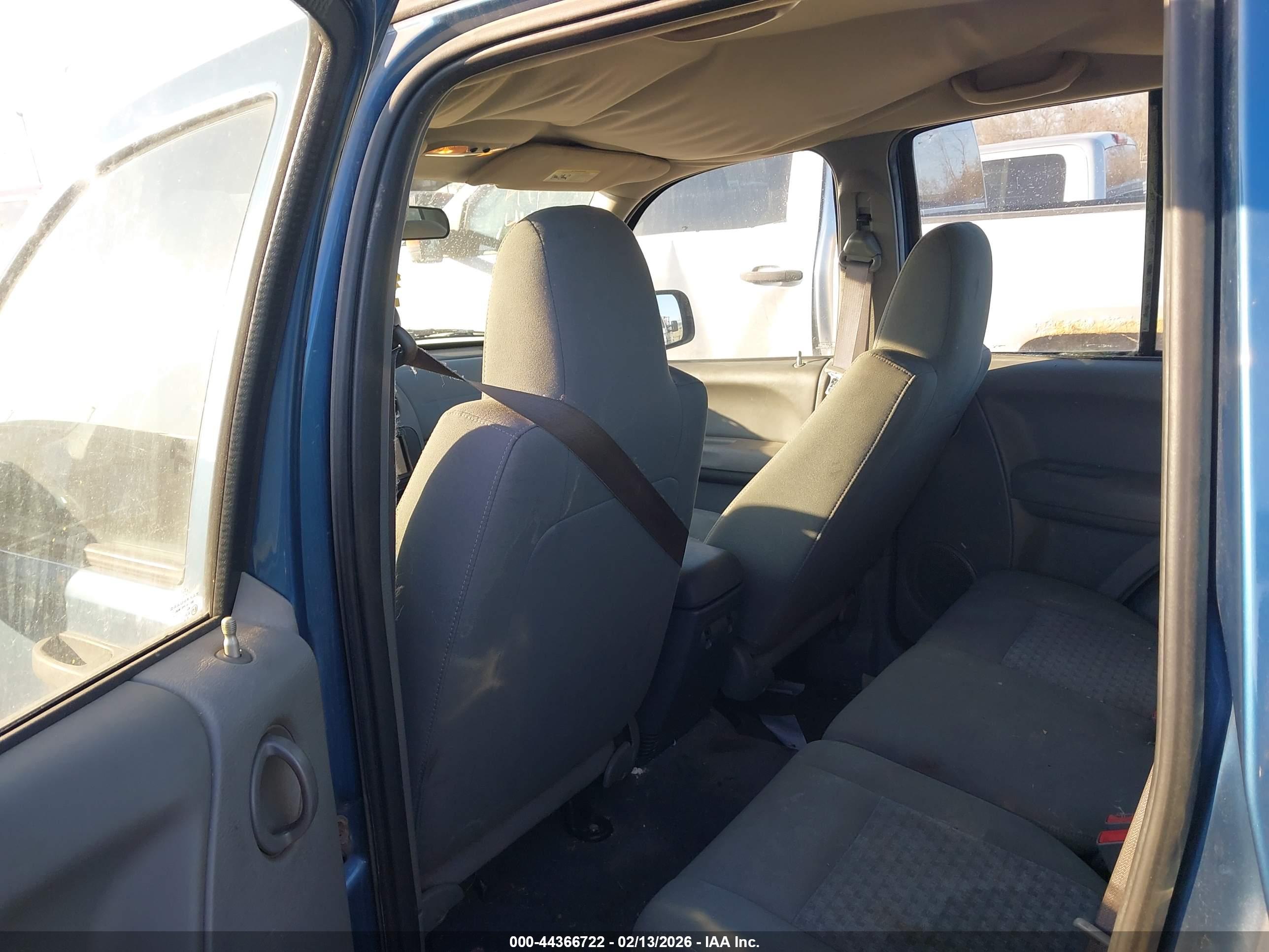 JEEP LIBERTY image 8