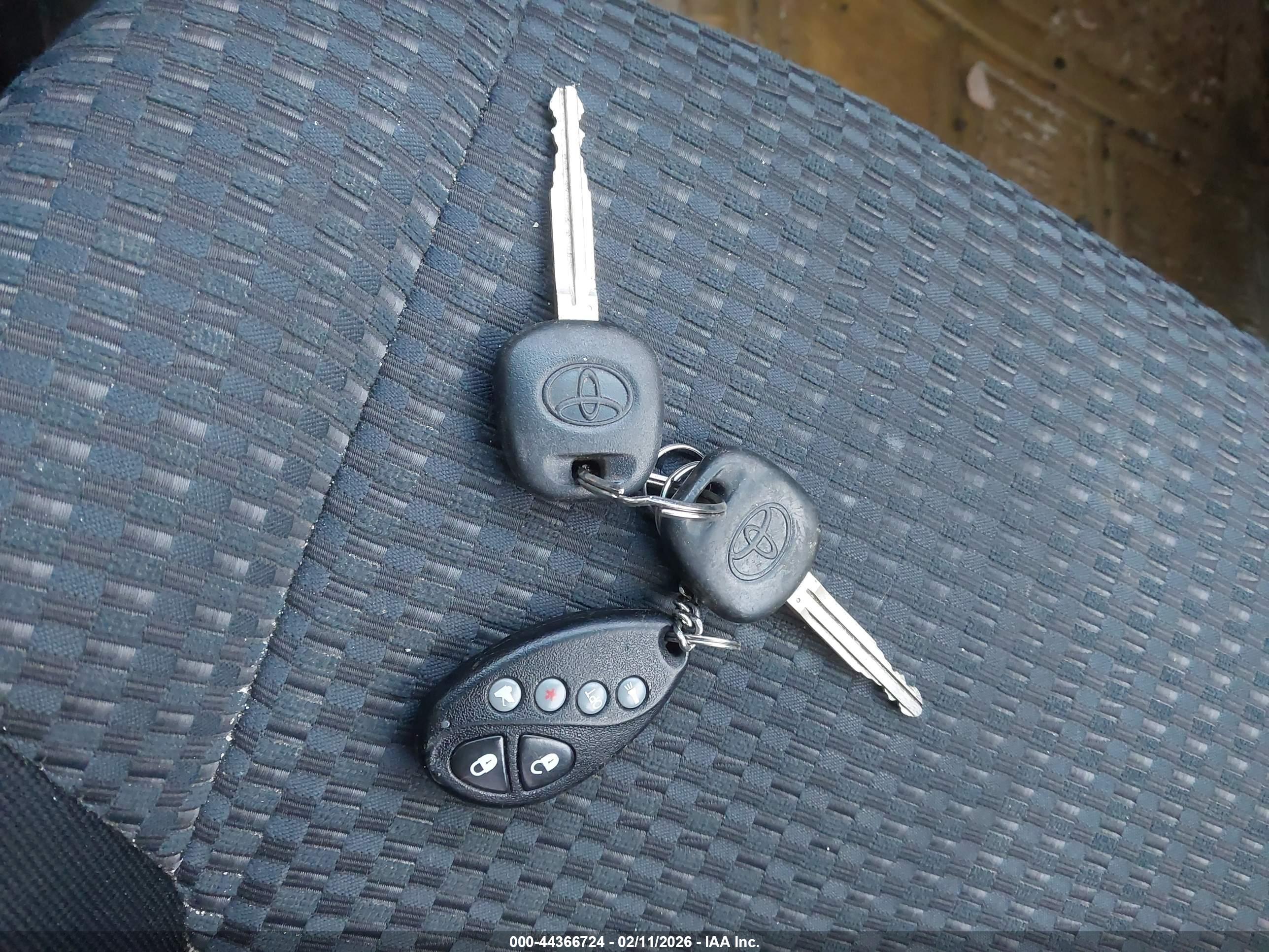 TOYOTA 4RUNNER image 11
