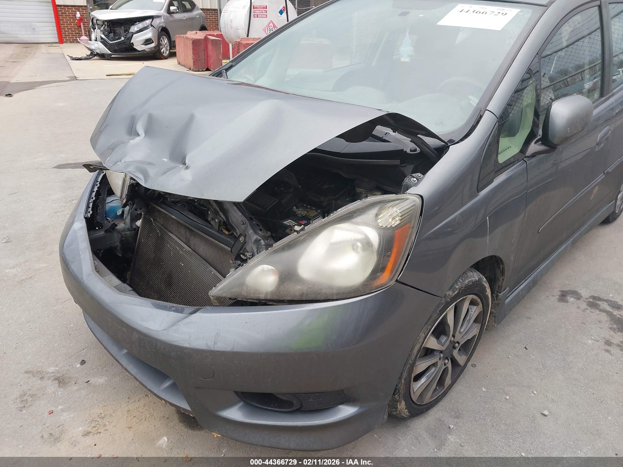 HONDA FIT image 6